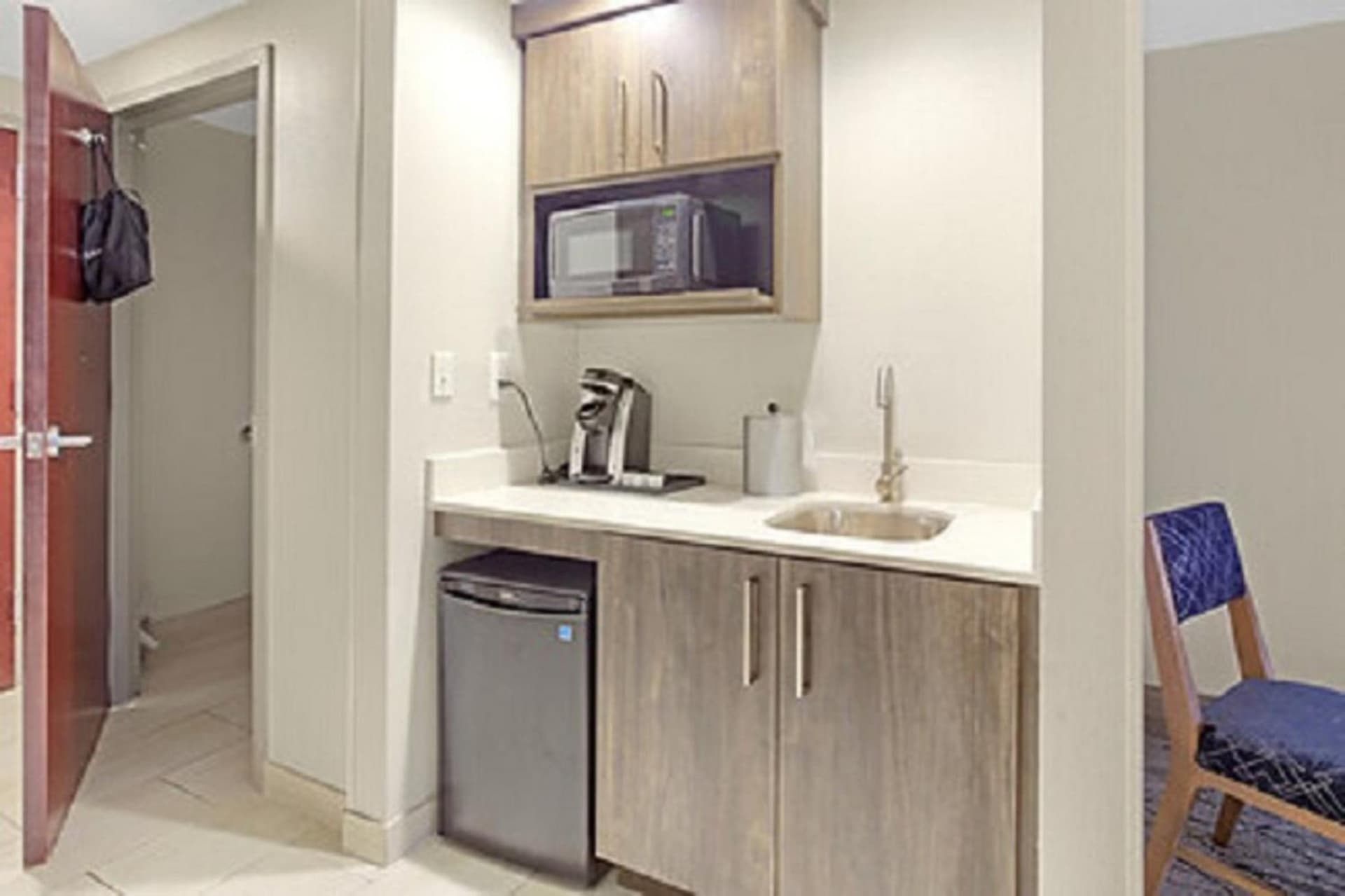 Holiday Inn Express - Gulfport Beach by IHG gallery photo in Gulfport, MS — image 52