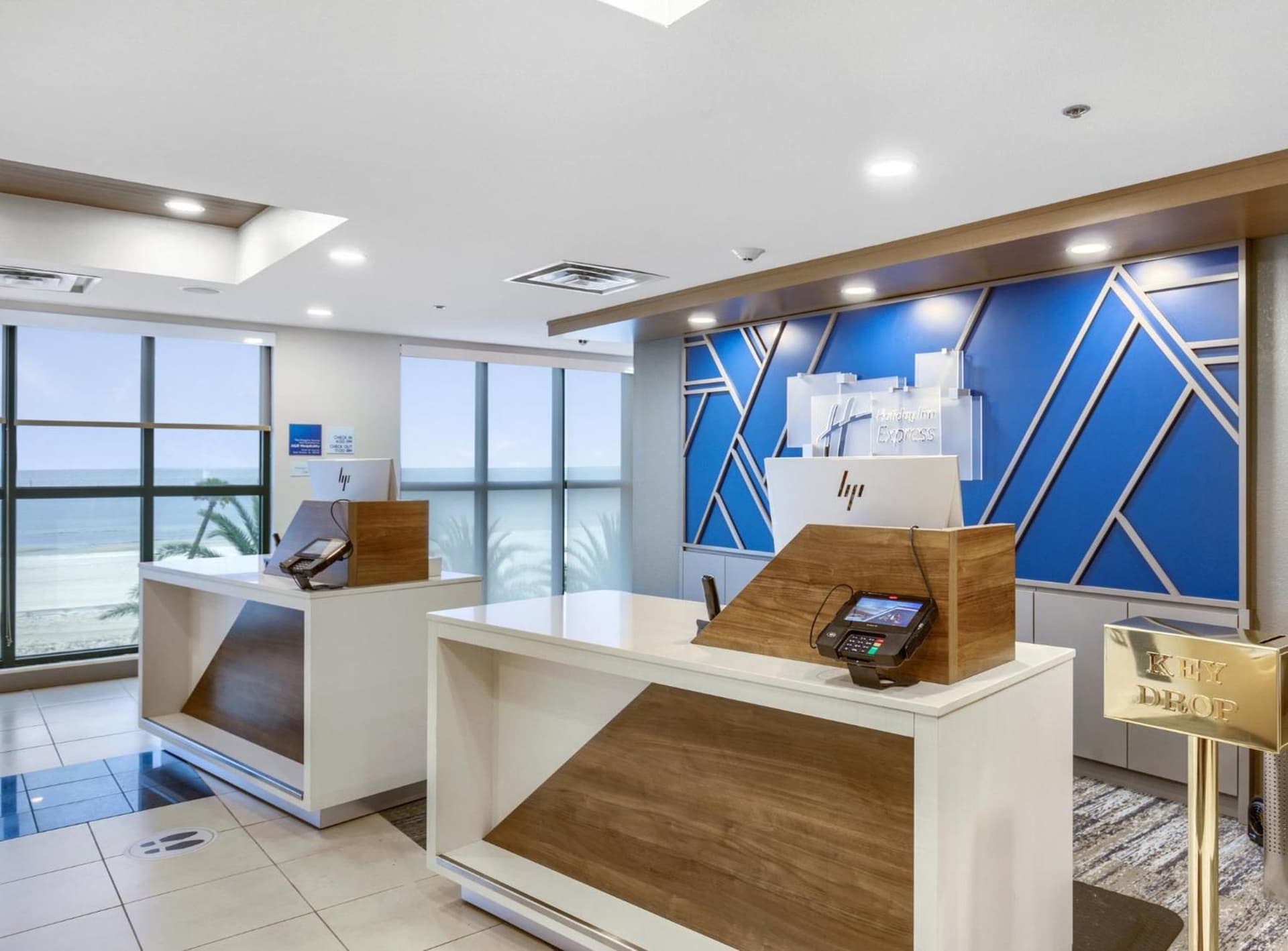 Holiday Inn Express - Gulfport Beach by IHG gallery photo in Gulfport, MS — image 11