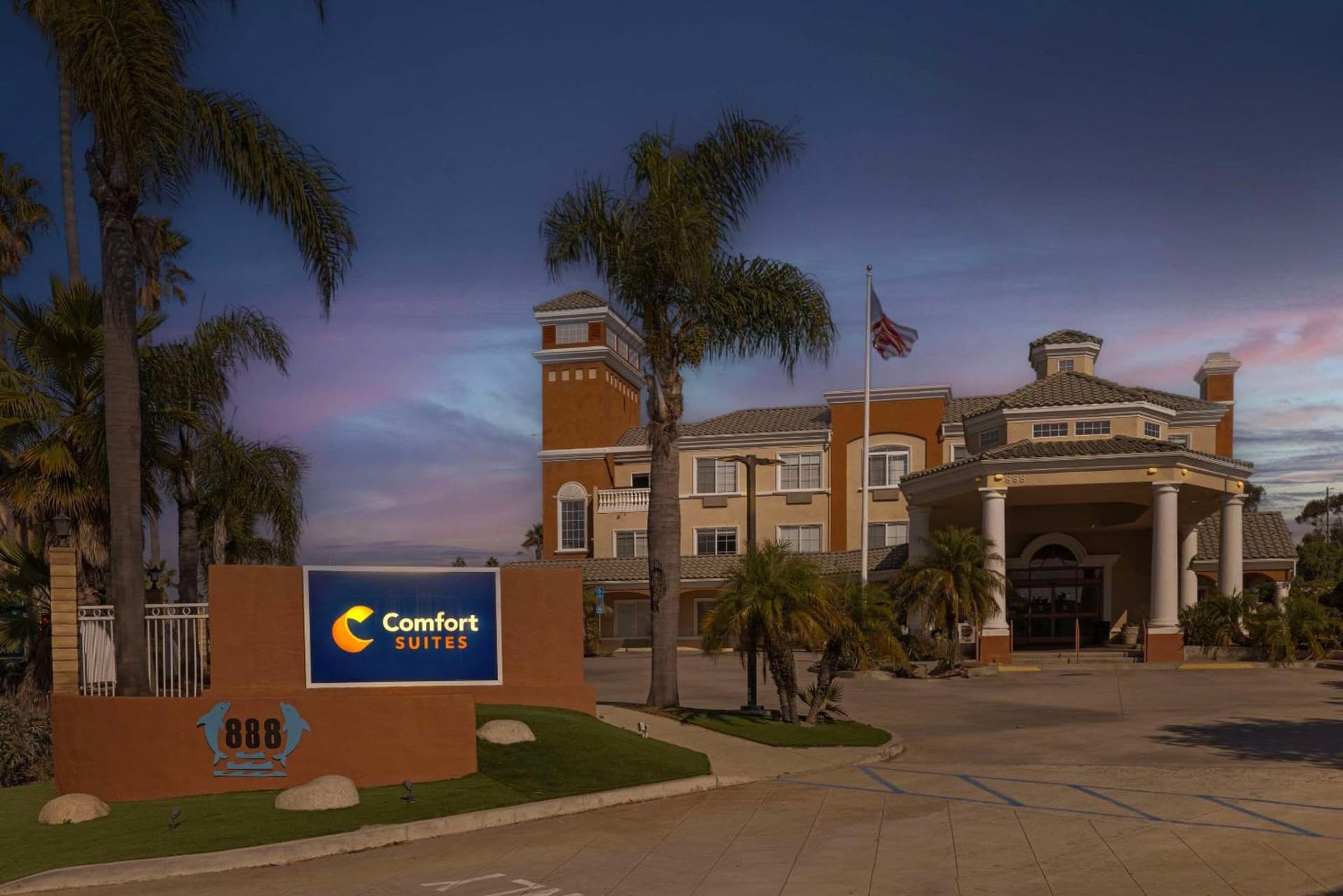 Comfort Suites Oceanside Camp Pendleton Area interior in Oceanside, CA — gallery photo 2