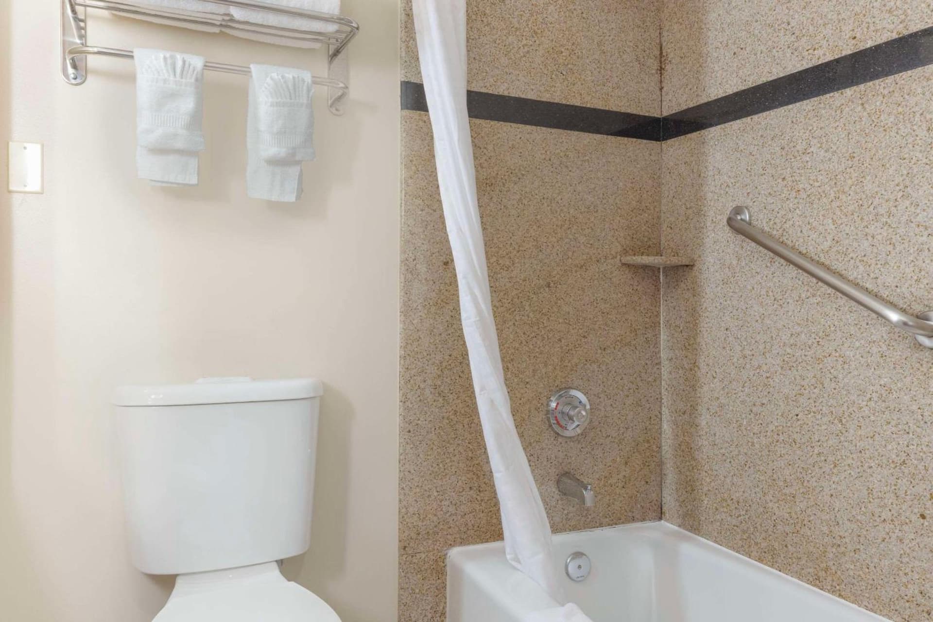 Comfort Suites Oceanside Camp Pendleton Area gallery photo in Oceanside, CA — image 13