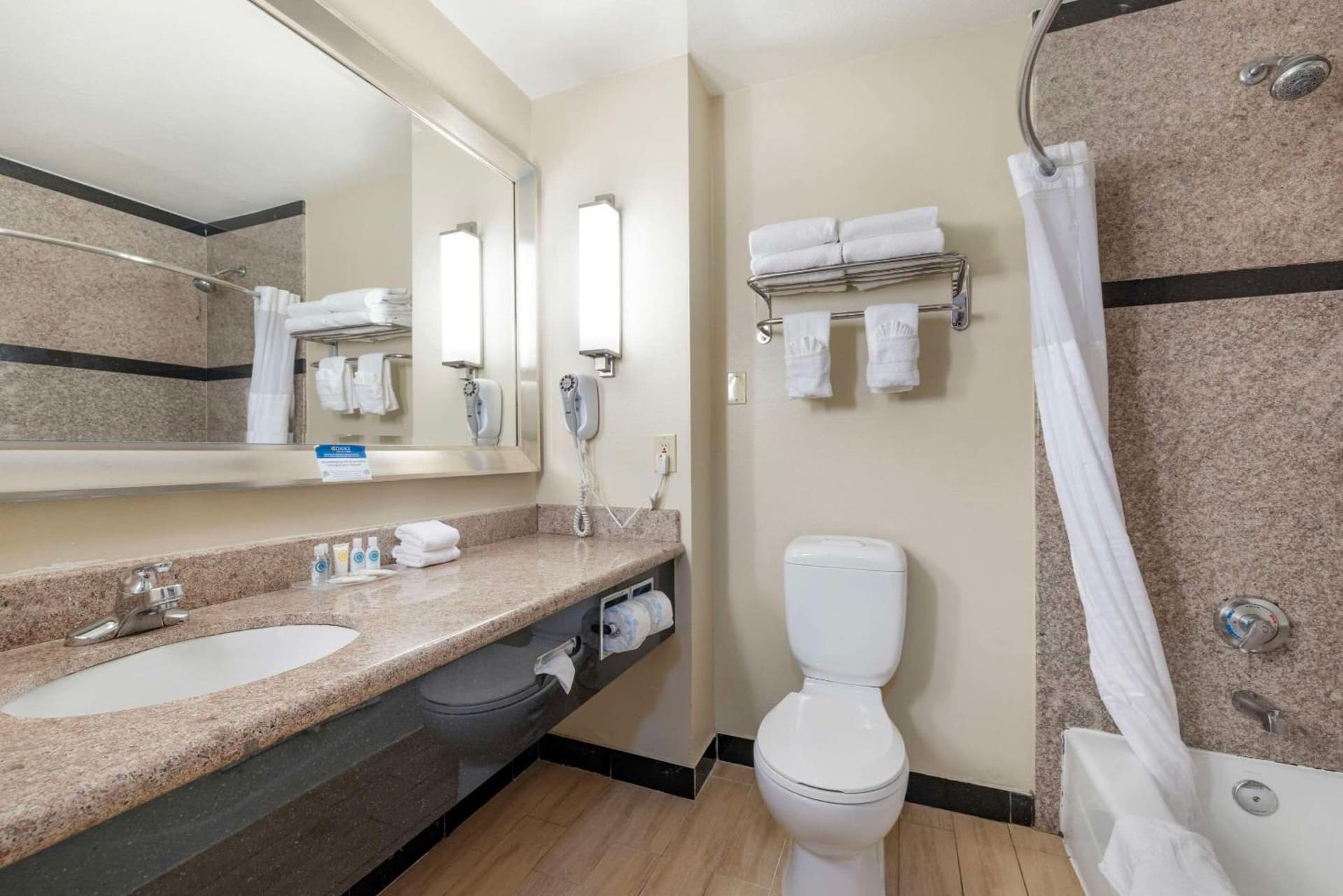 Comfort Suites Oceanside Camp Pendleton Area gallery photo in Oceanside, CA — image 51