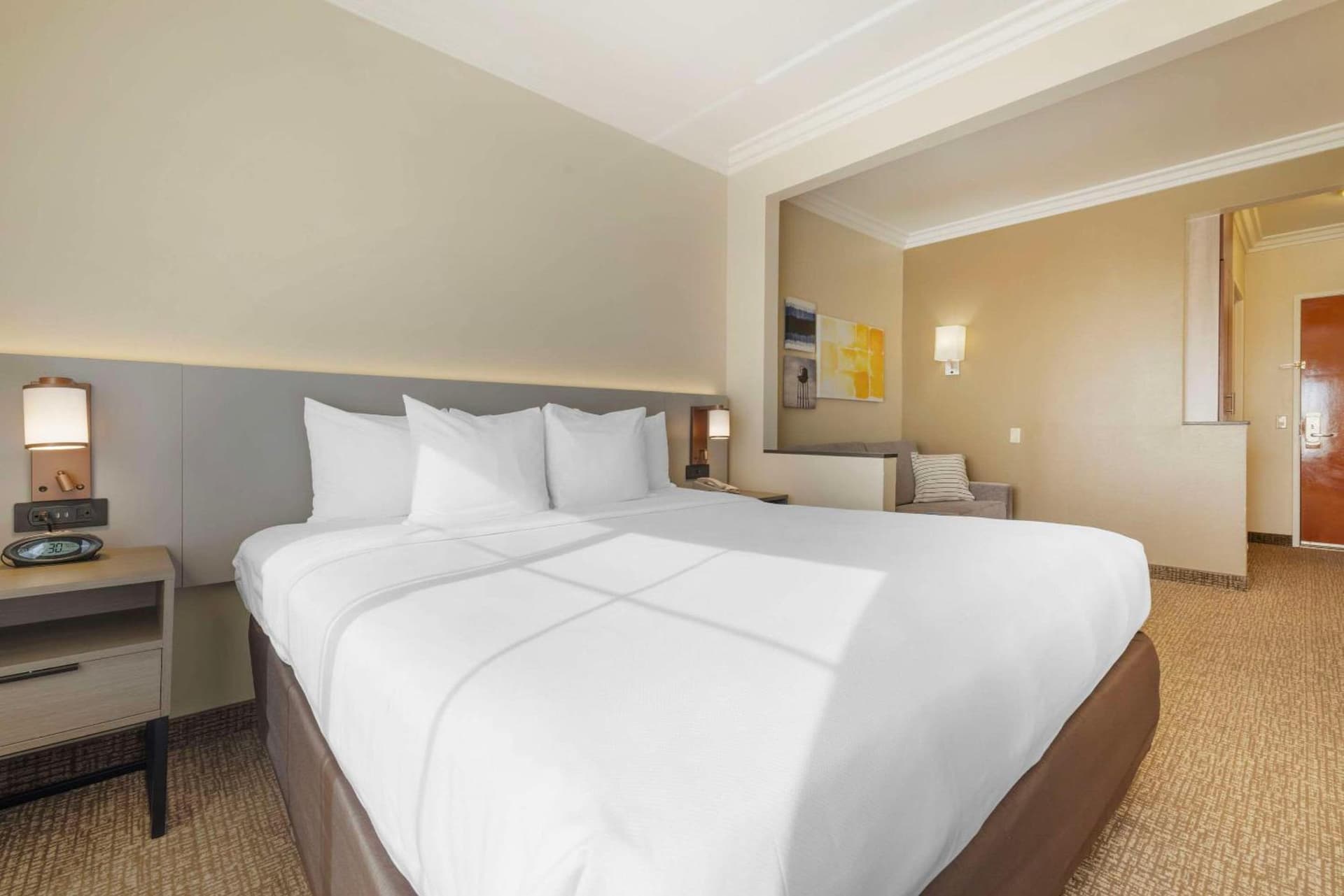 Comfort Suites Oceanside Camp Pendleton Area gallery photo in Oceanside, CA — image 27