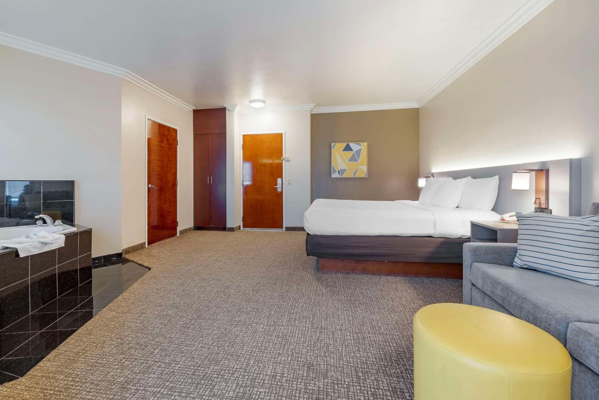 Comfort Suites Oceanside Camp Pendleton Area gallery photo in Oceanside, CA — image 24