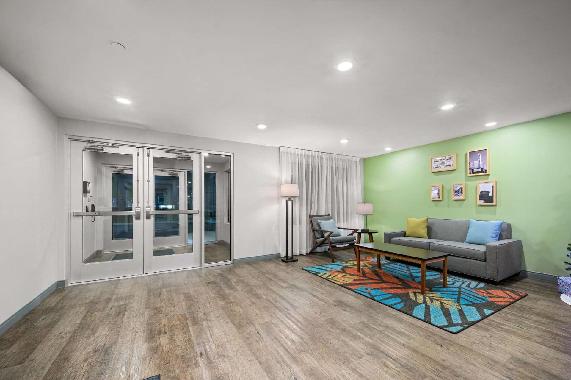 WoodSpring Suites Dearborn Detroit gallery photo in Dearborn, MI — image 6