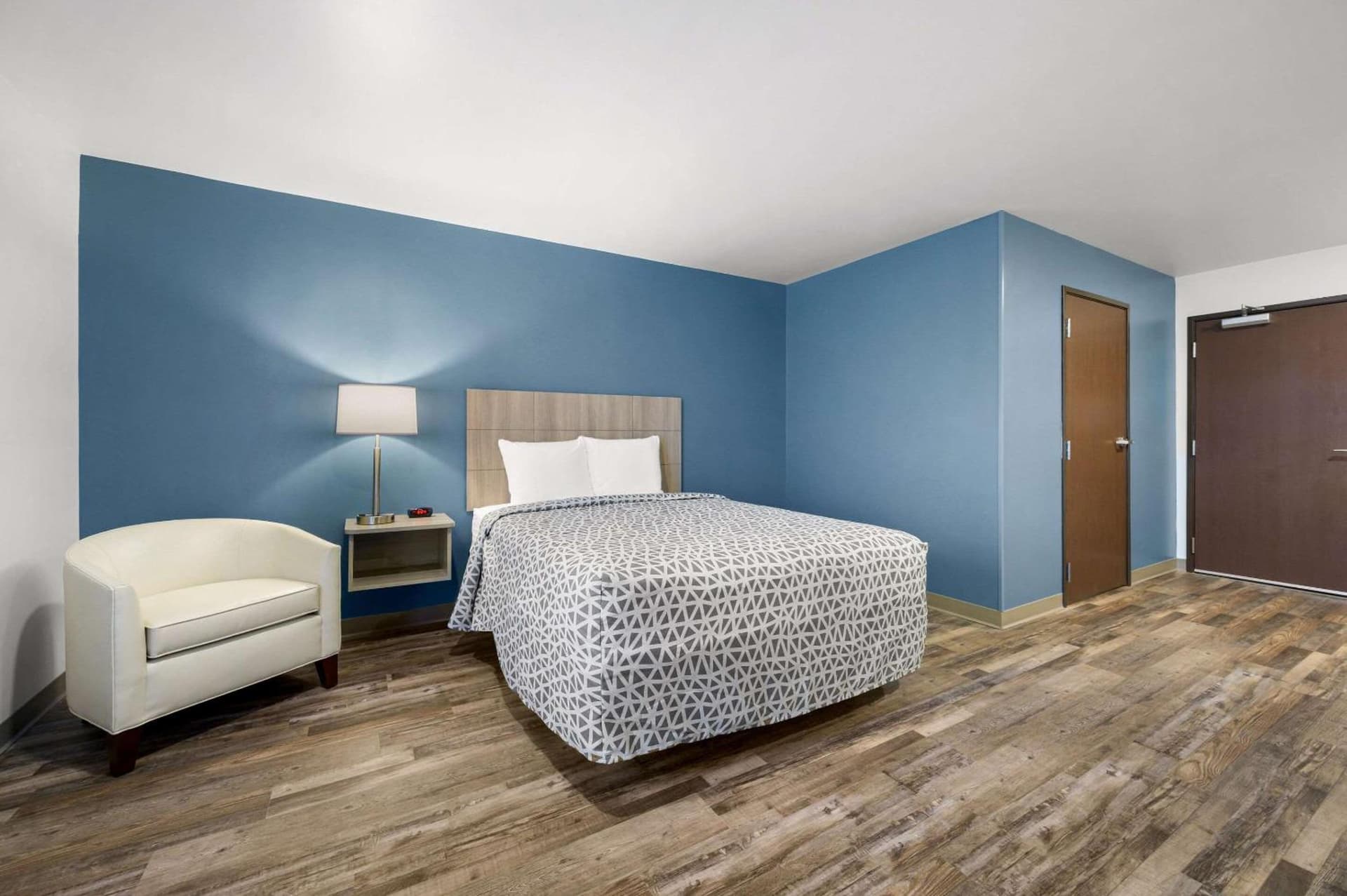 WoodSpring Suites Dearborn Detroit gallery photo in Dearborn, MI — image 8