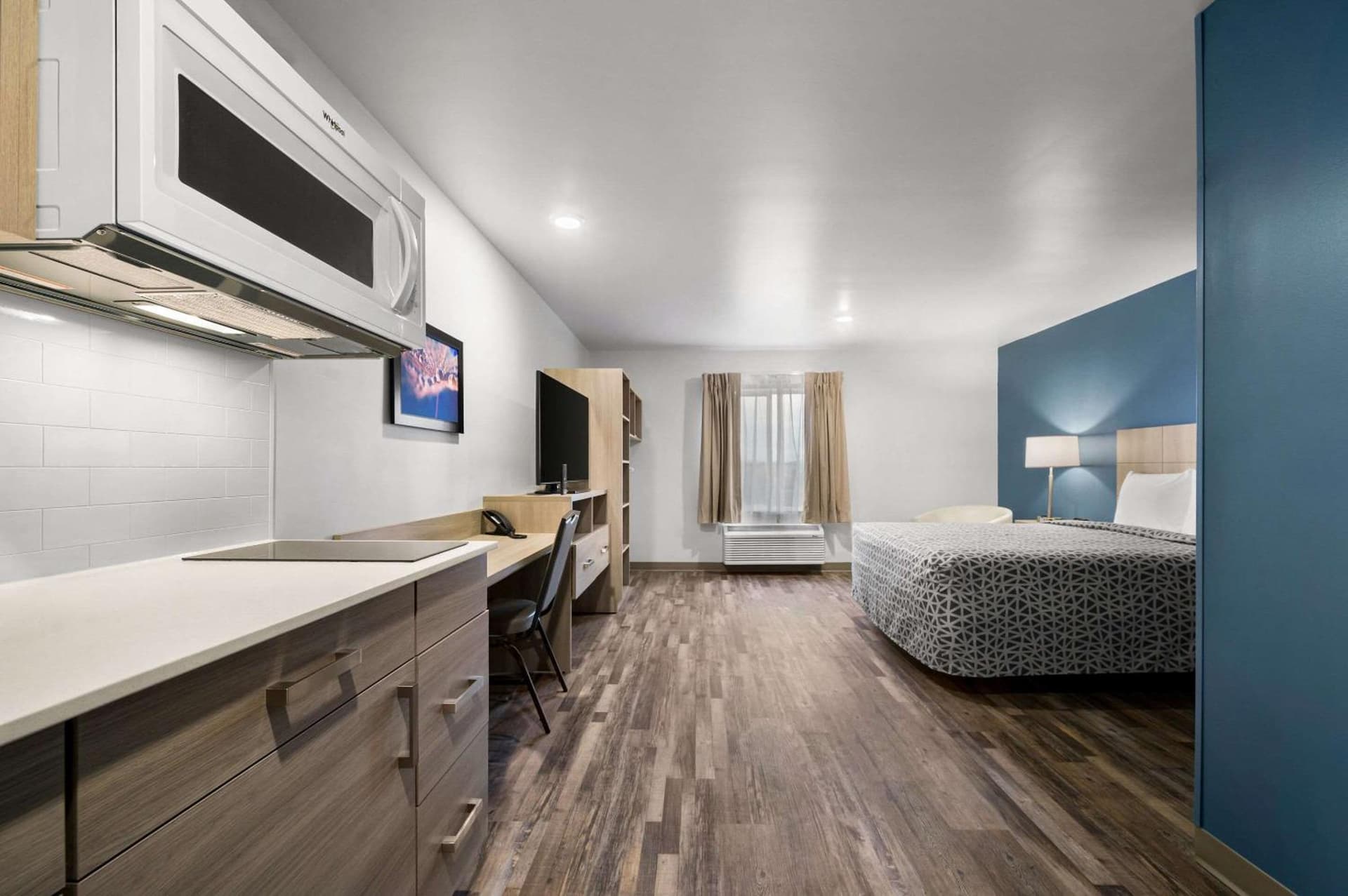 WoodSpring Suites Dearborn Detroit gallery photo in Dearborn, MI — image 9