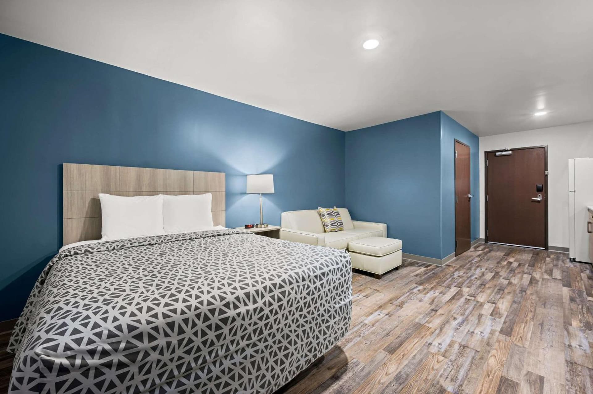 WoodSpring Suites Dearborn Detroit gallery photo in Dearborn, MI — image 15