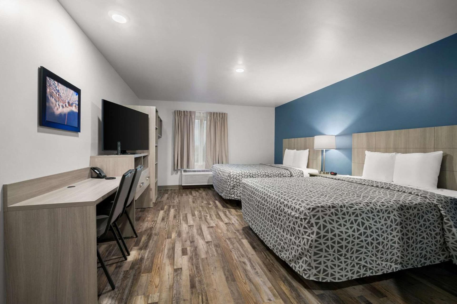 WoodSpring Suites Dearborn Detroit gallery photo in Dearborn, MI — image 16