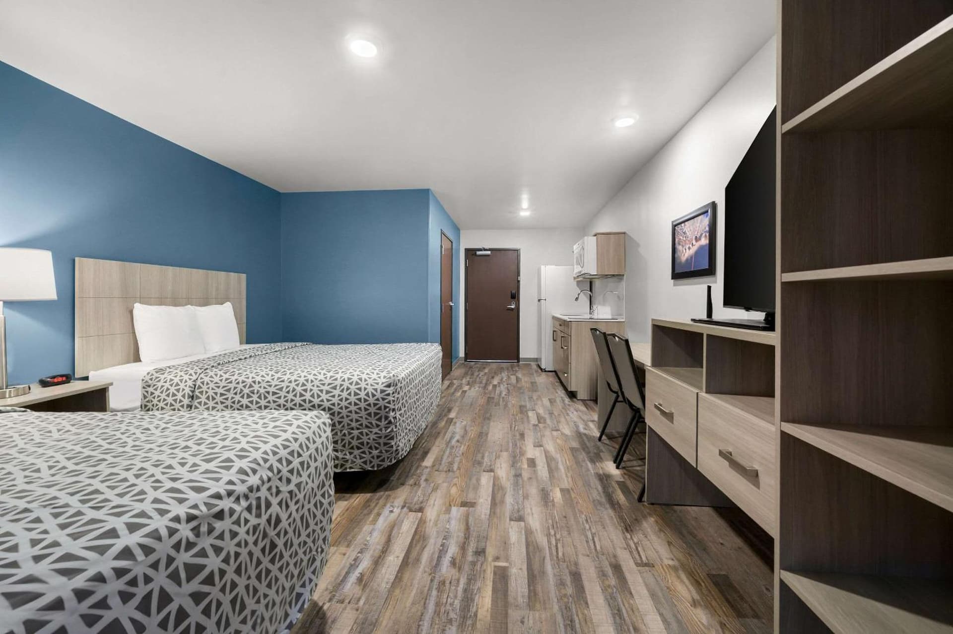 WoodSpring Suites Dearborn Detroit gallery photo in Dearborn, MI — image 18