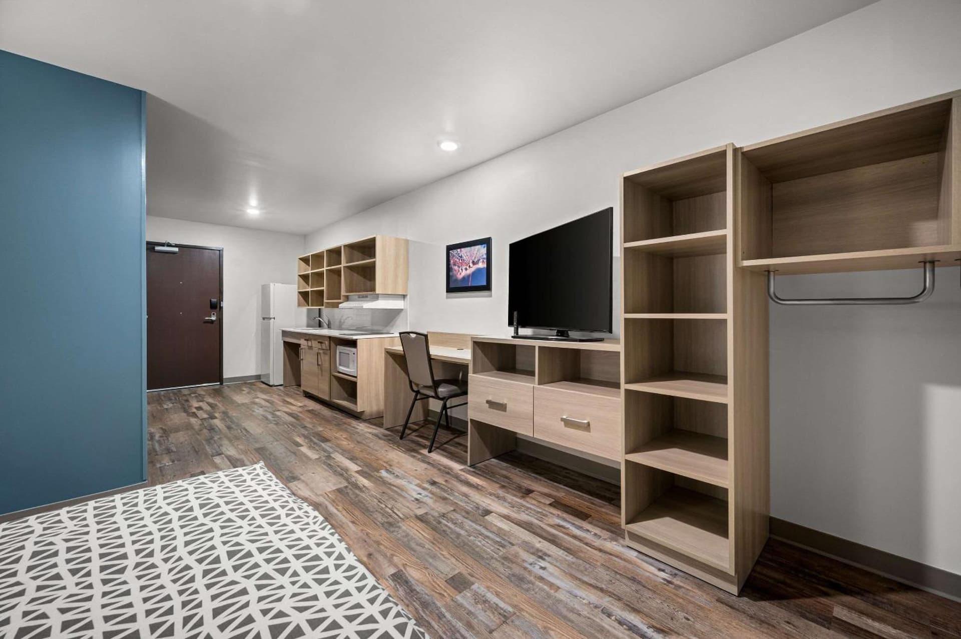 WoodSpring Suites Dearborn Detroit gallery photo in Dearborn, MI — image 59