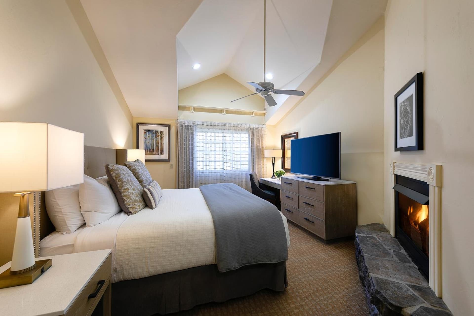 Pelican Inn & Suites property views in Cambria, CA — gallery photo 3