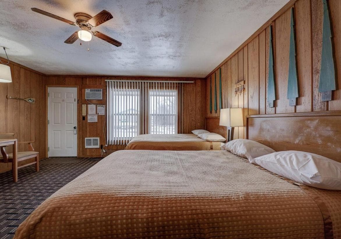 Okoboji Lodge property views in Spirit Lake, IA — gallery photo 3