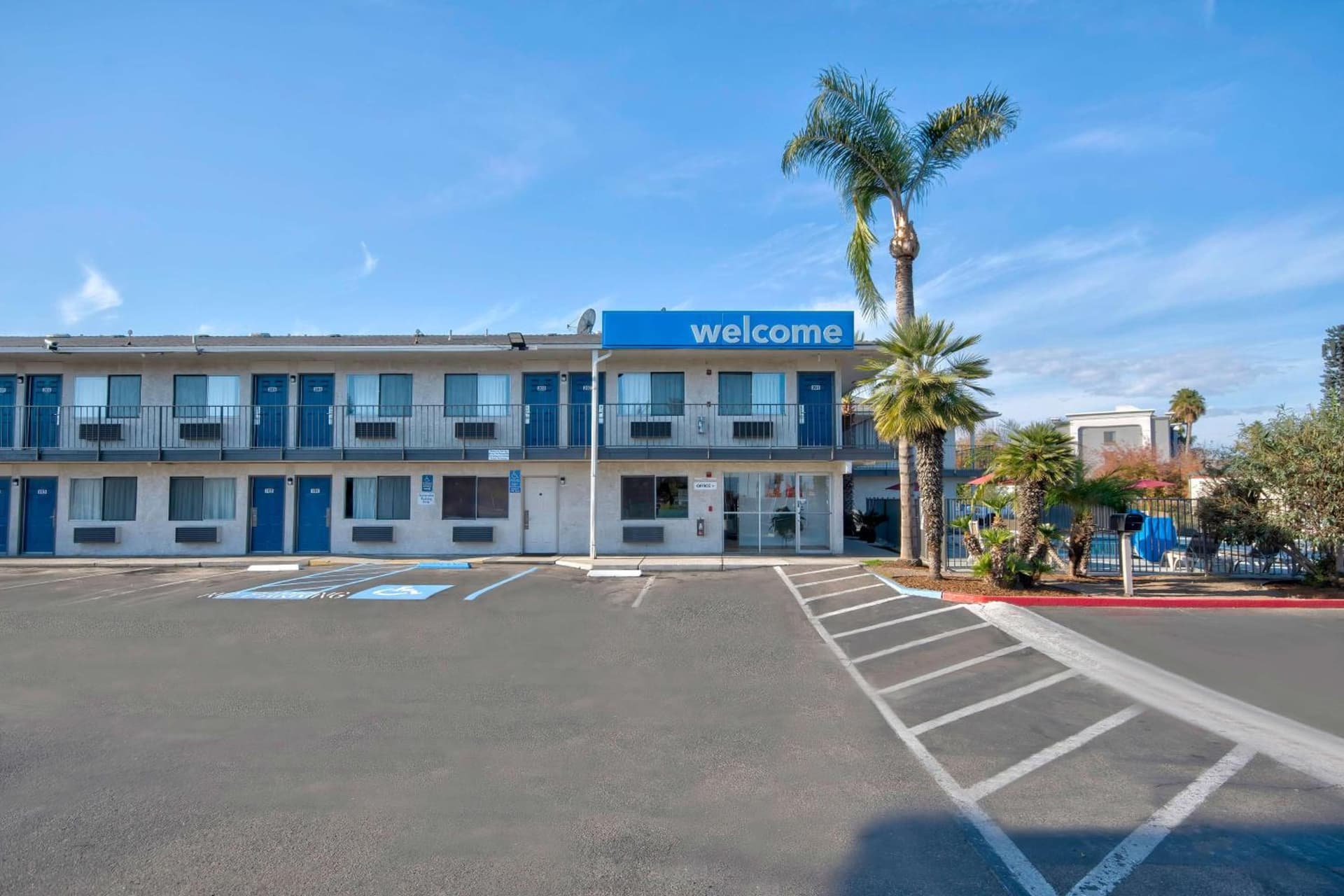 Motel 6-Tulare, CA property views in Tulare, CA — gallery photo 3