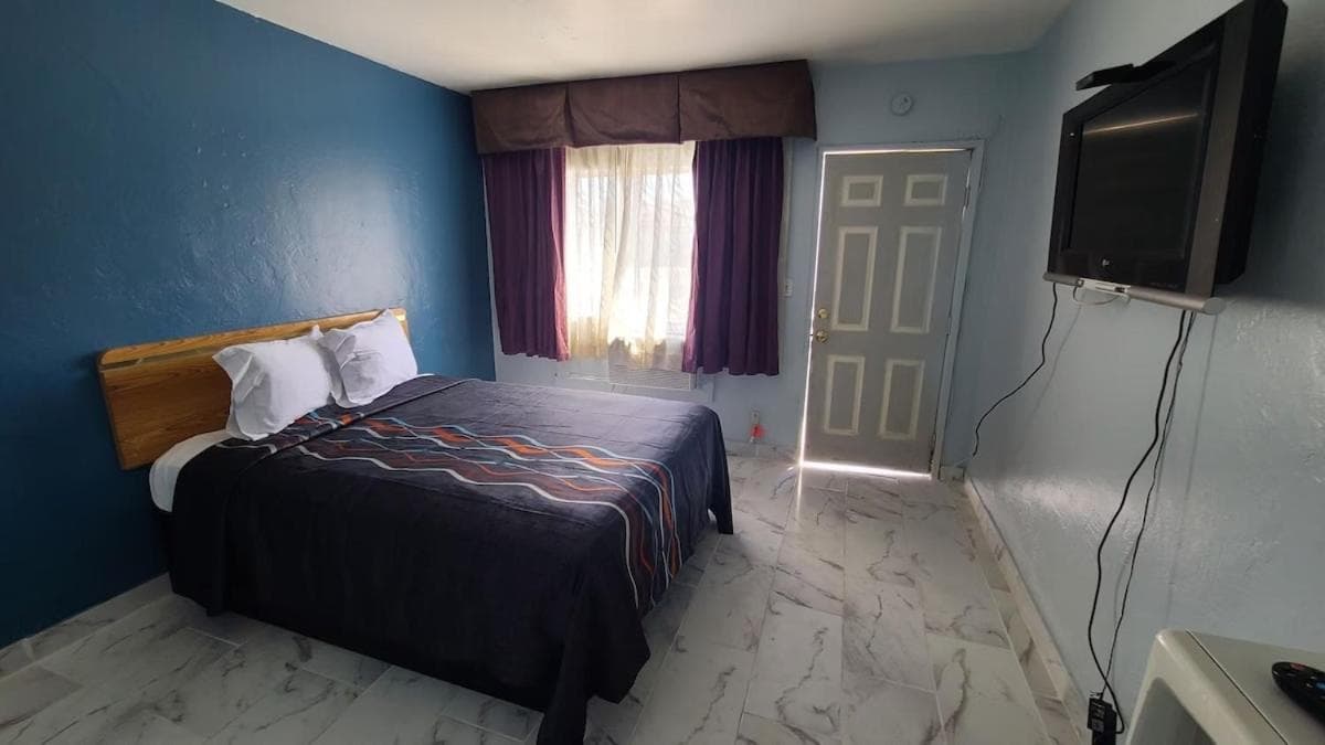Green spot motel — hotel in Victorville, California