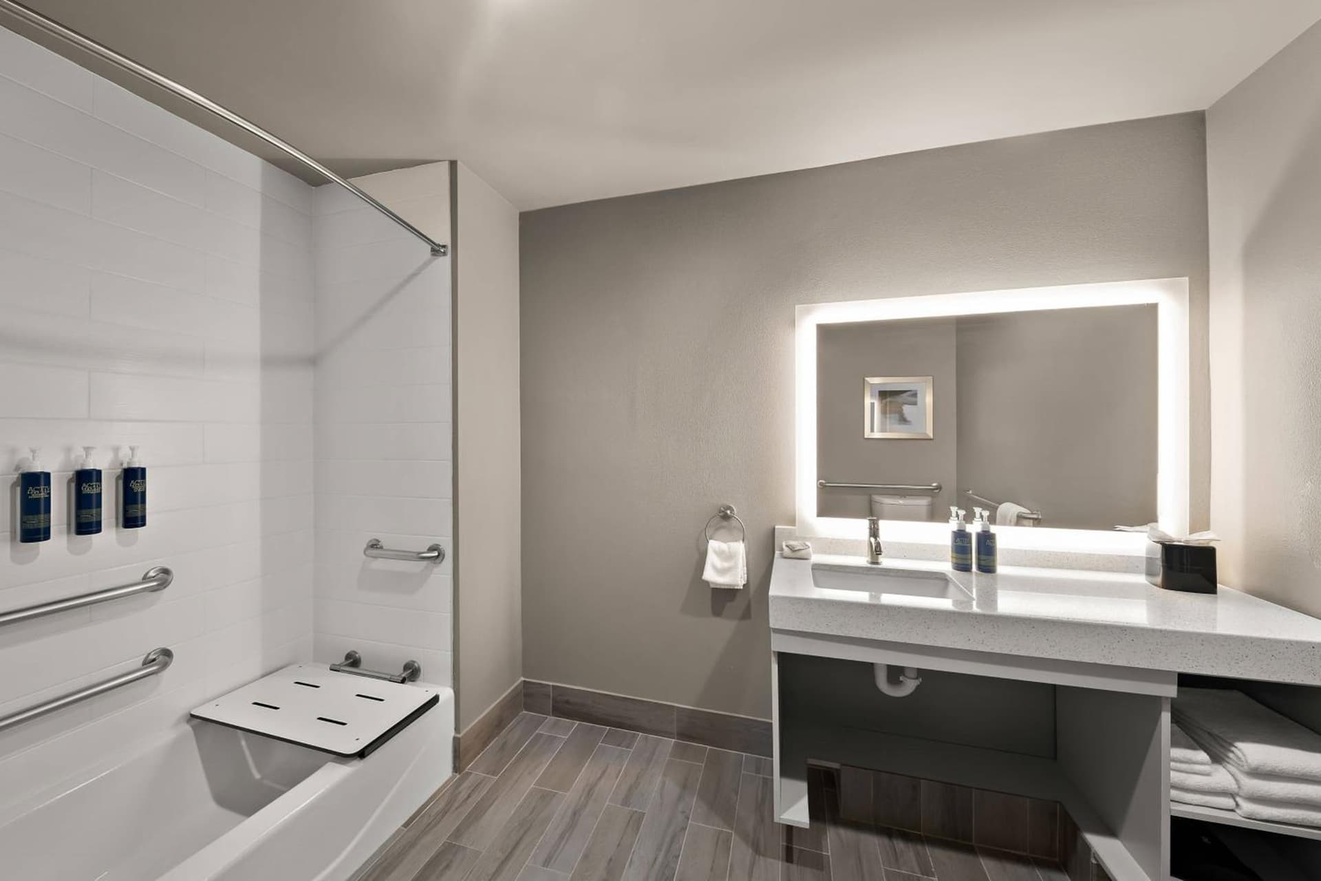 Four Points by Sheraton Plano gallery photo in Plano, TX — image 9