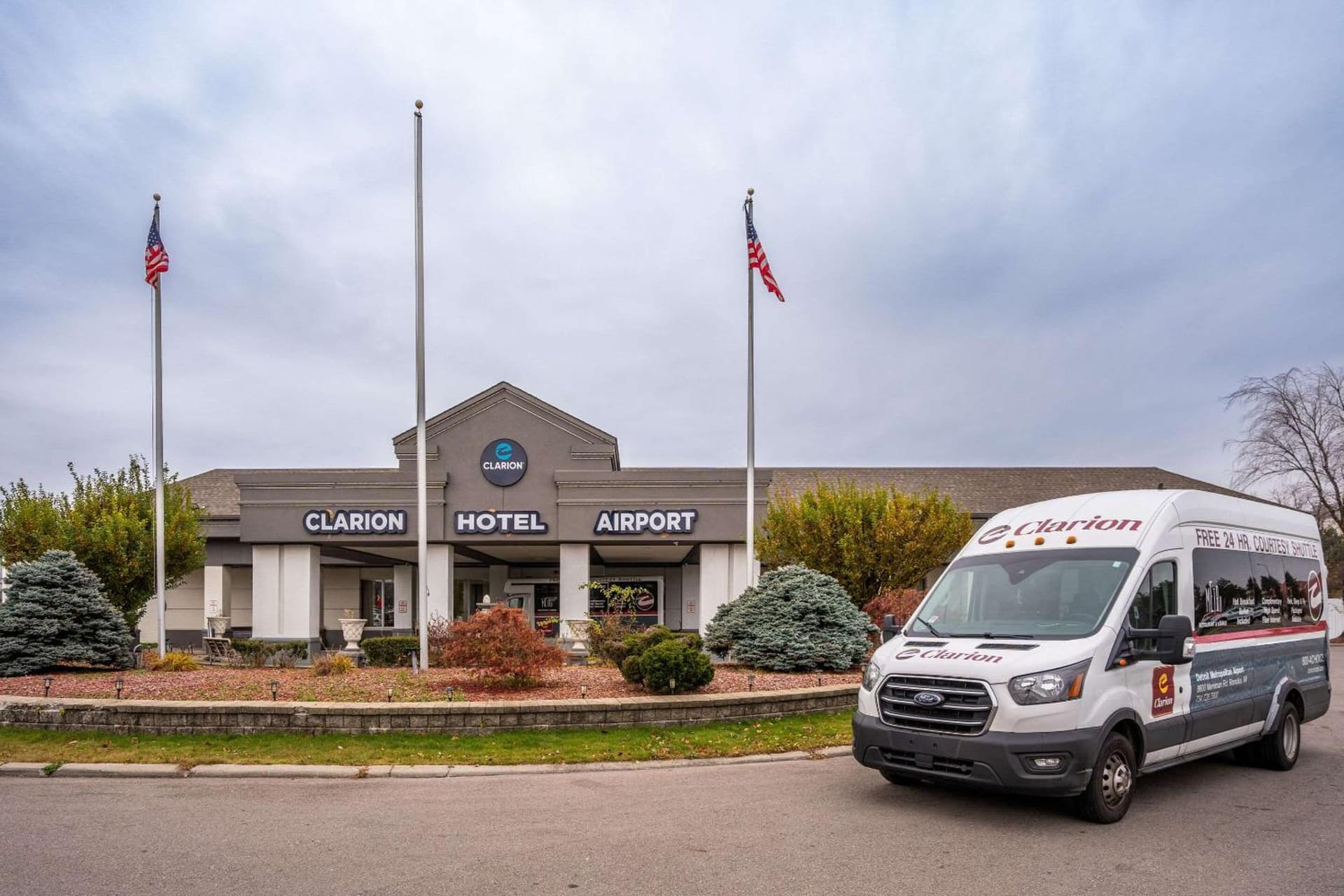 Clarion Hotel Detroit Metro Airport featured exterior or lobby in Romulus, MI — similar hotel