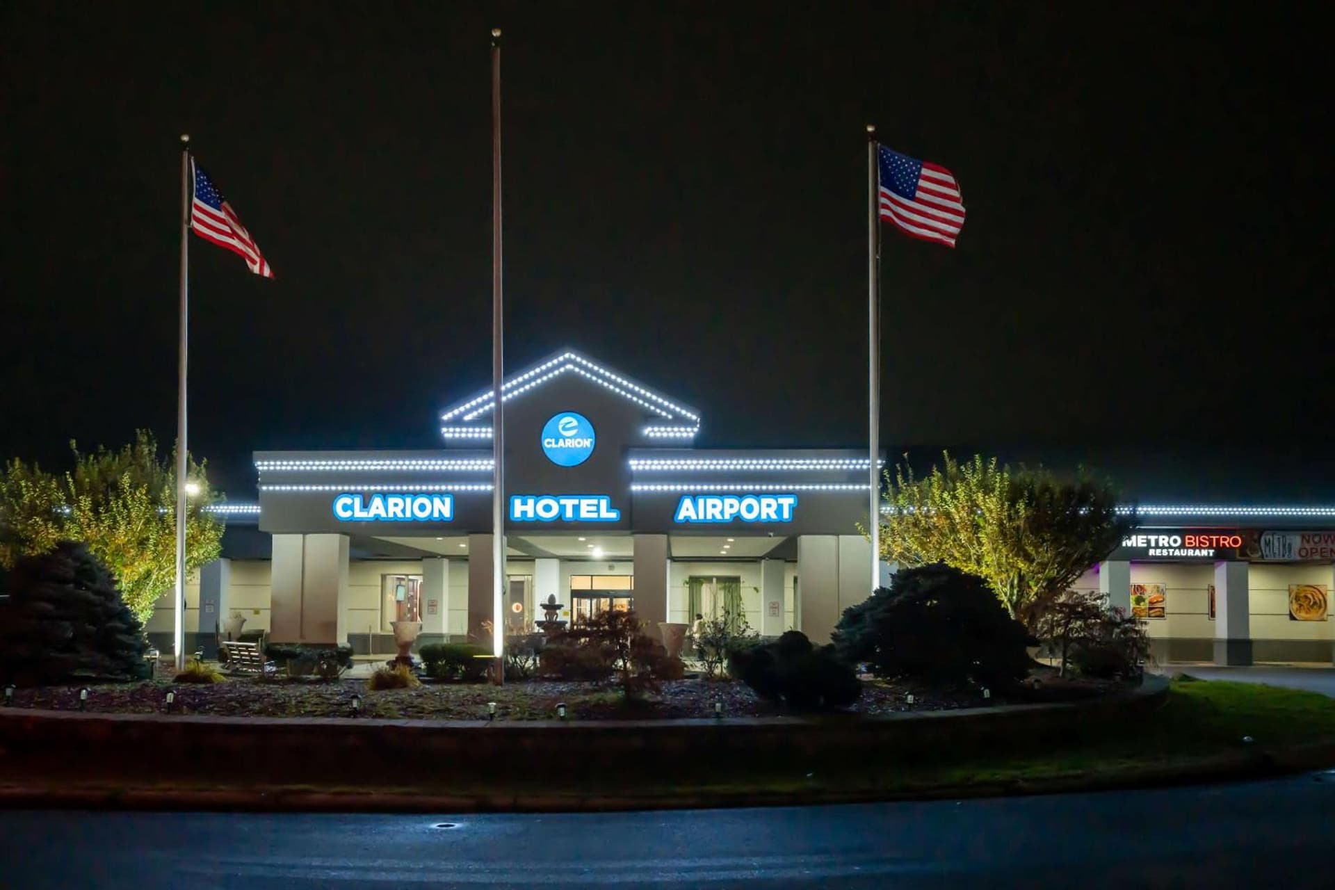 Clarion Hotel Detroit Metro Airport property views in Romulus, MI — gallery photo 3