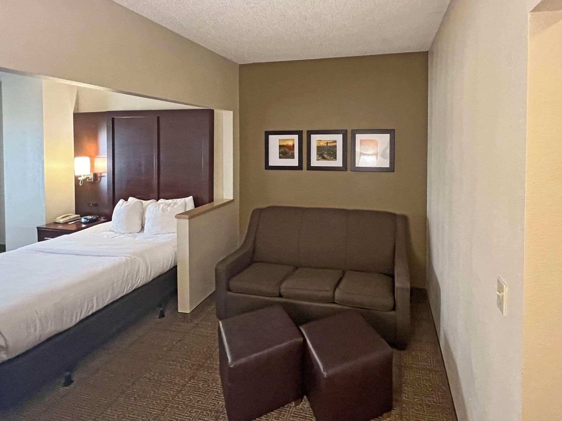 Comfort Suites Peoria Sports Complex gallery photo in Peoria, AZ — image 7