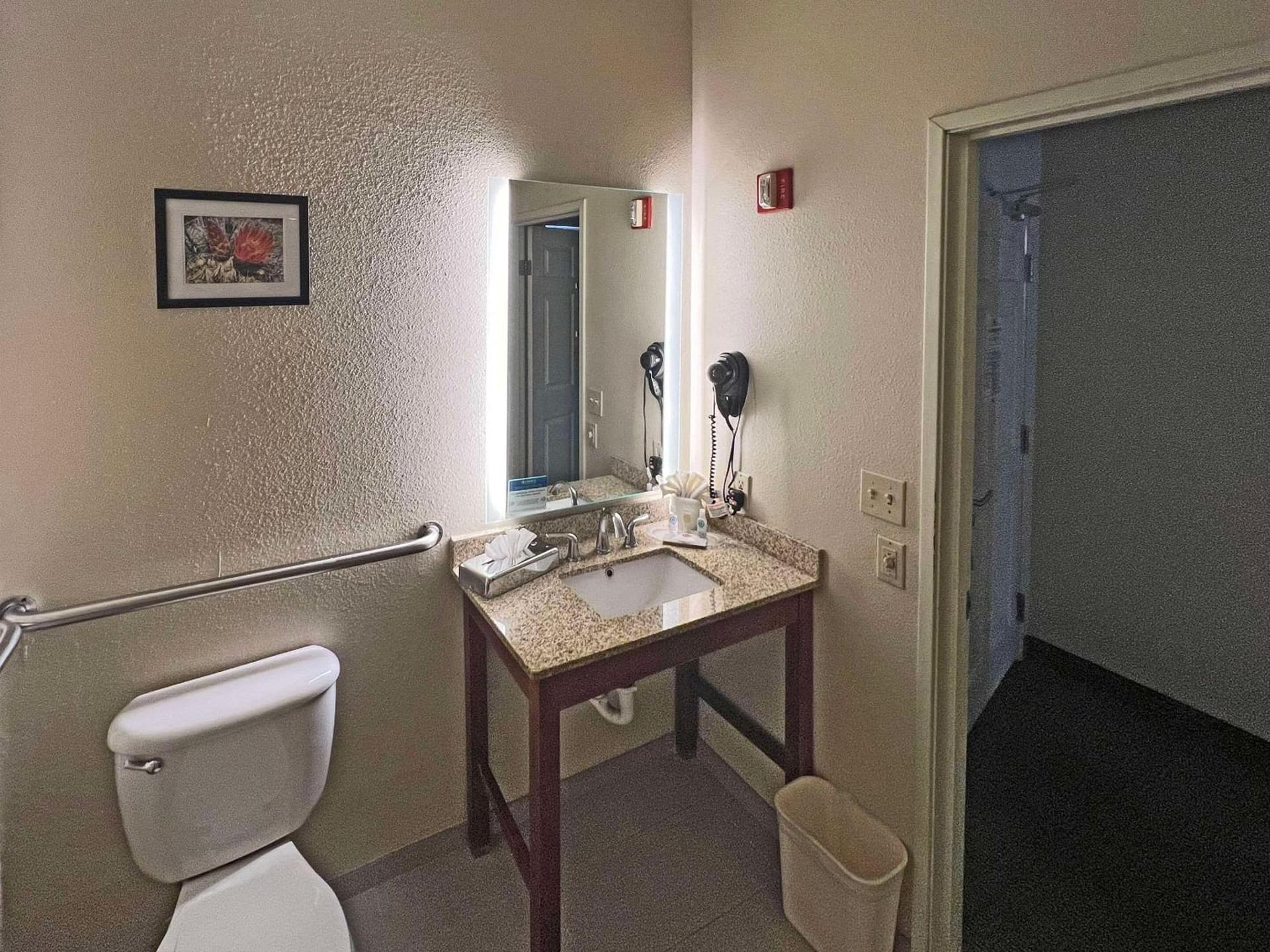Comfort Suites Peoria Sports Complex property views in Peoria, AZ — gallery photo 3