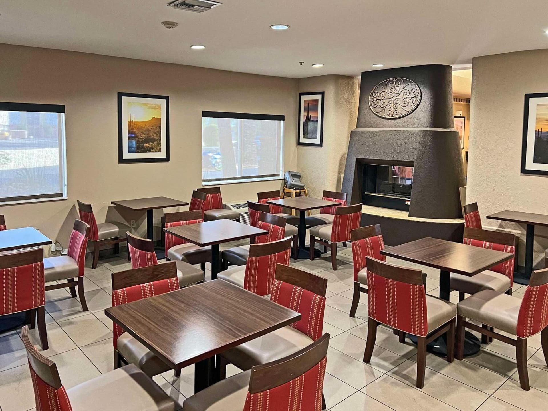 Comfort Suites Peoria Sports Complex gallery photo in Peoria, AZ — image 14