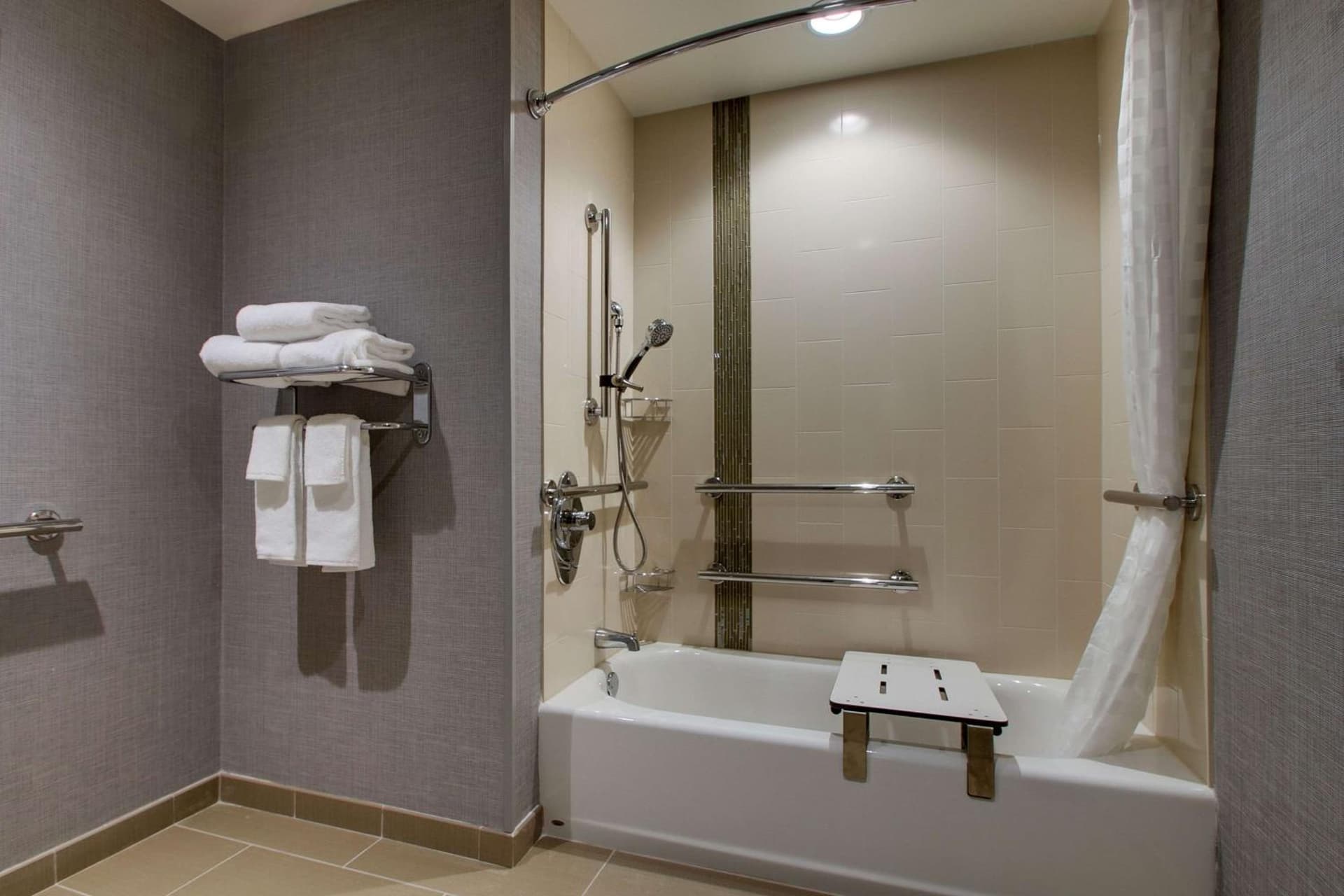 Hyatt Place Milwaukee Downtown gallery photo in Milwaukee, WI — image 57