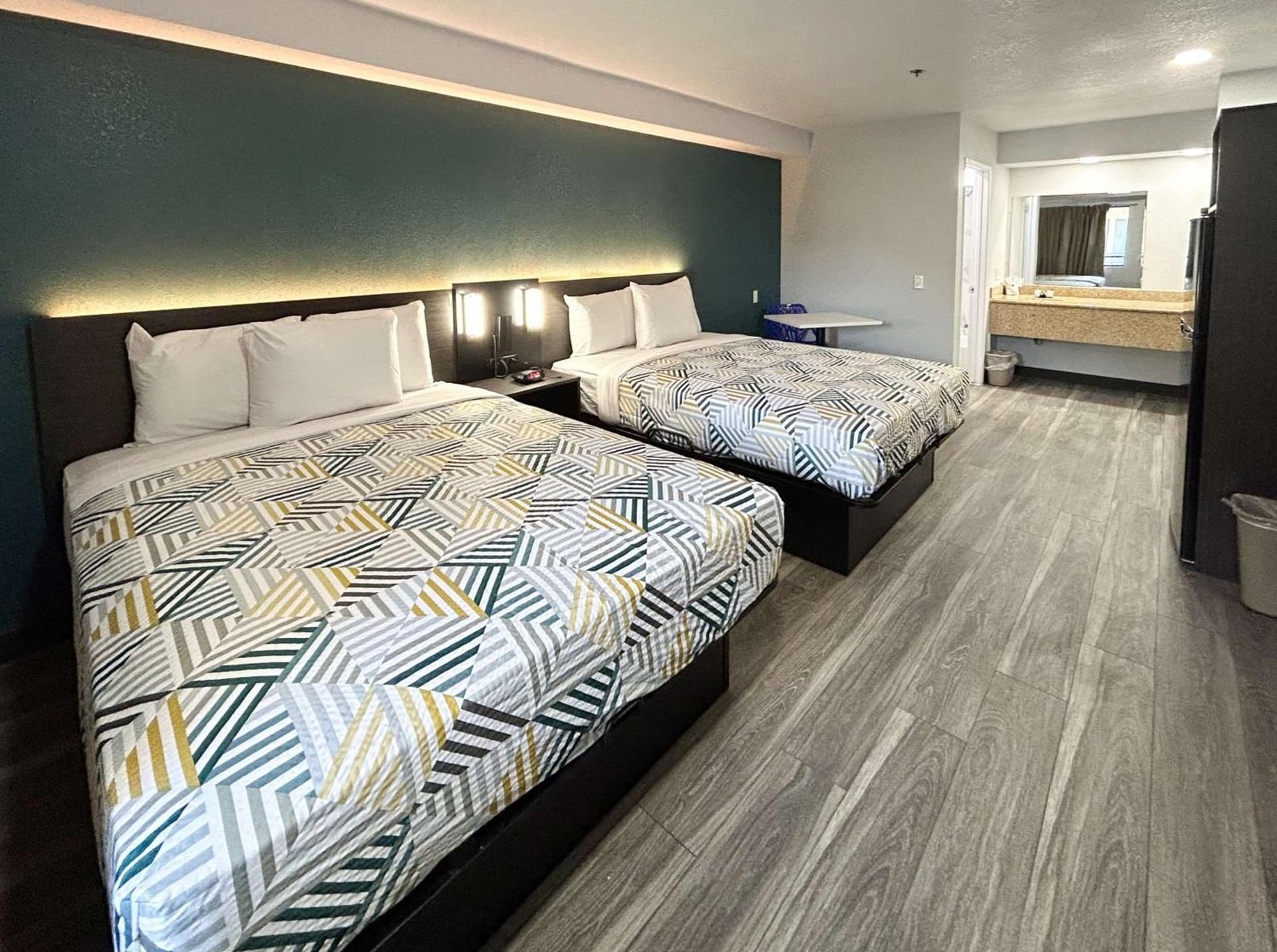 Studio 6 Bakersfield, CA South featured exterior or lobby in Bakersfield, CA — similar hotel