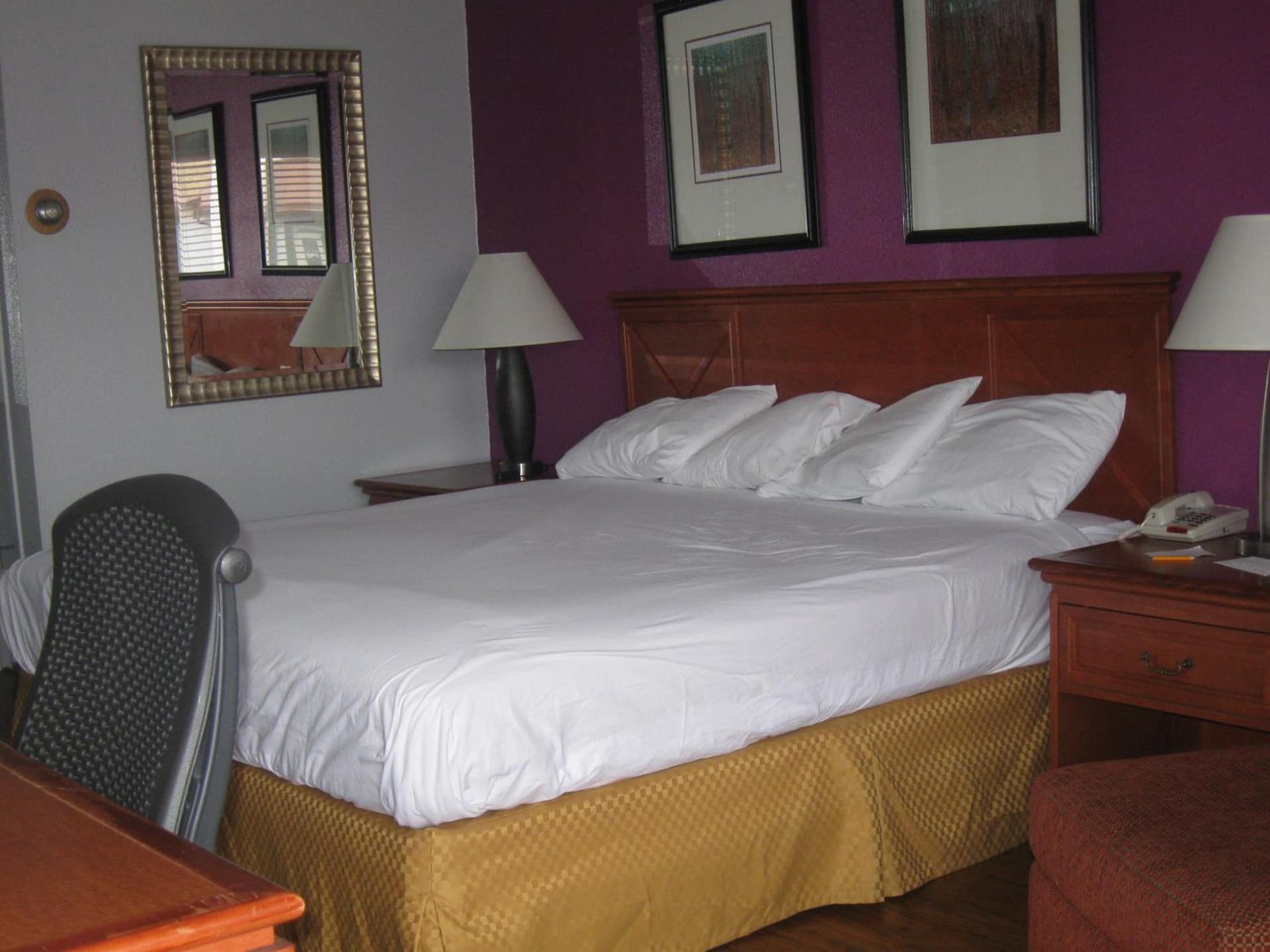 Santa Fe Inn - Pueblo interior in Pueblo, CO — gallery photo 2