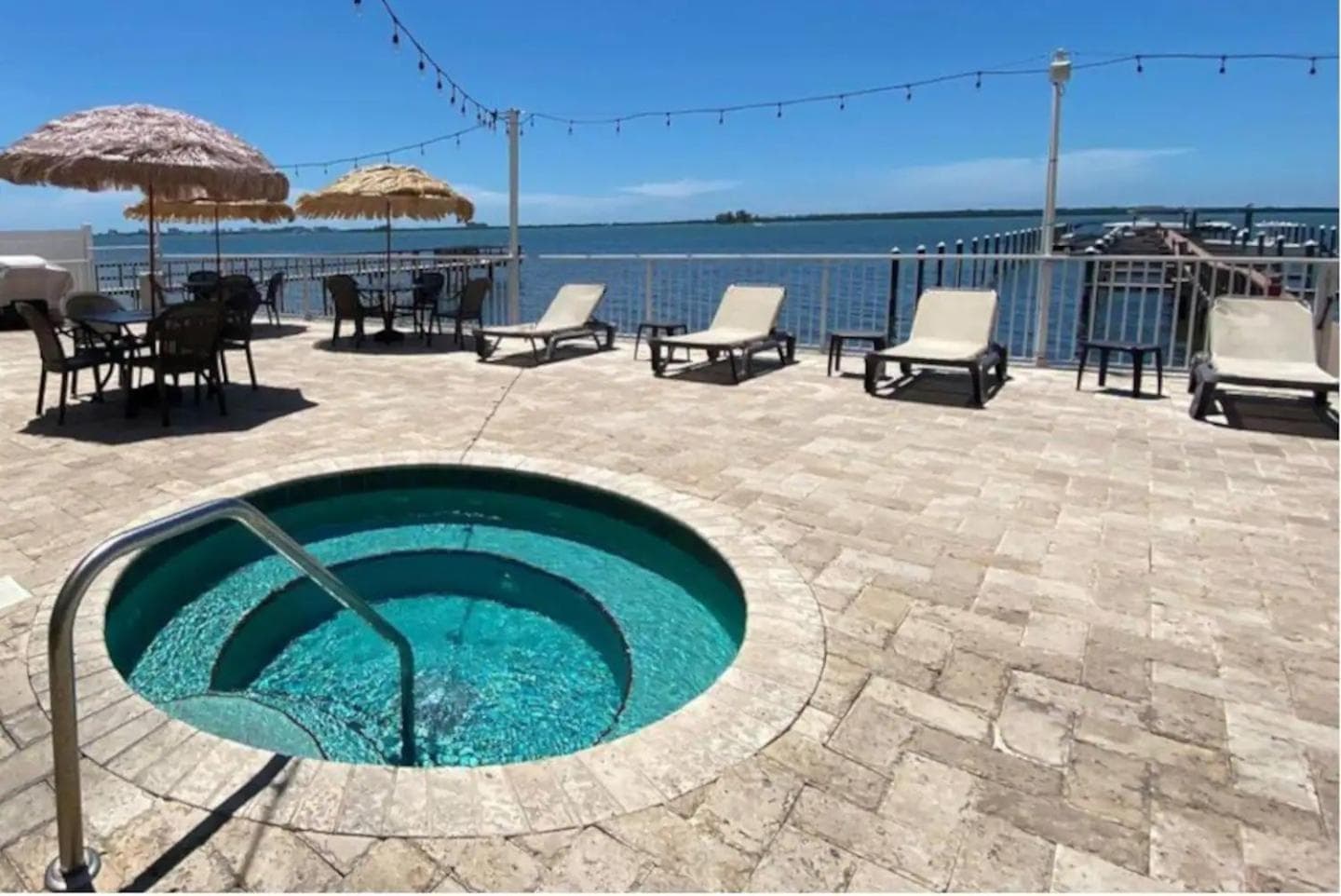 Condo in Waterfront Resort with Balcony Close to Beaches Free Bikes interior in Dunedin, FL — gallery photo 2