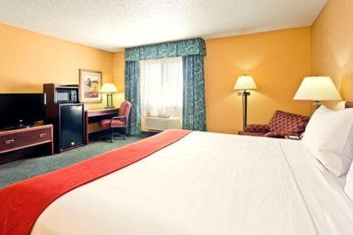 Holiday Inn Express Hotel Fort Campbell-Oak Grove by IHG gallery photo in Oak Grove, KY — image 18