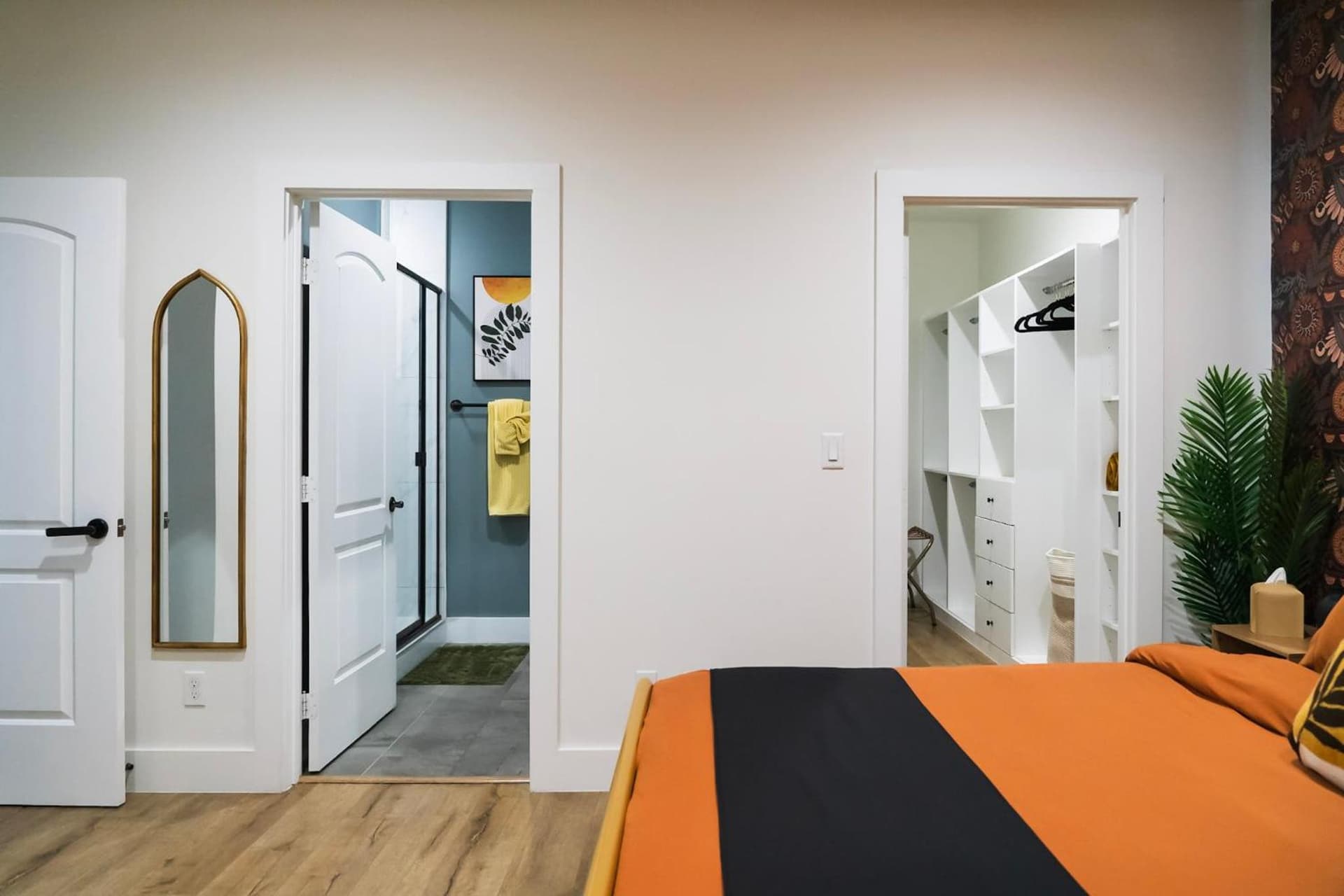 The Relyn gallery photo in Inglewood, CA — image 22