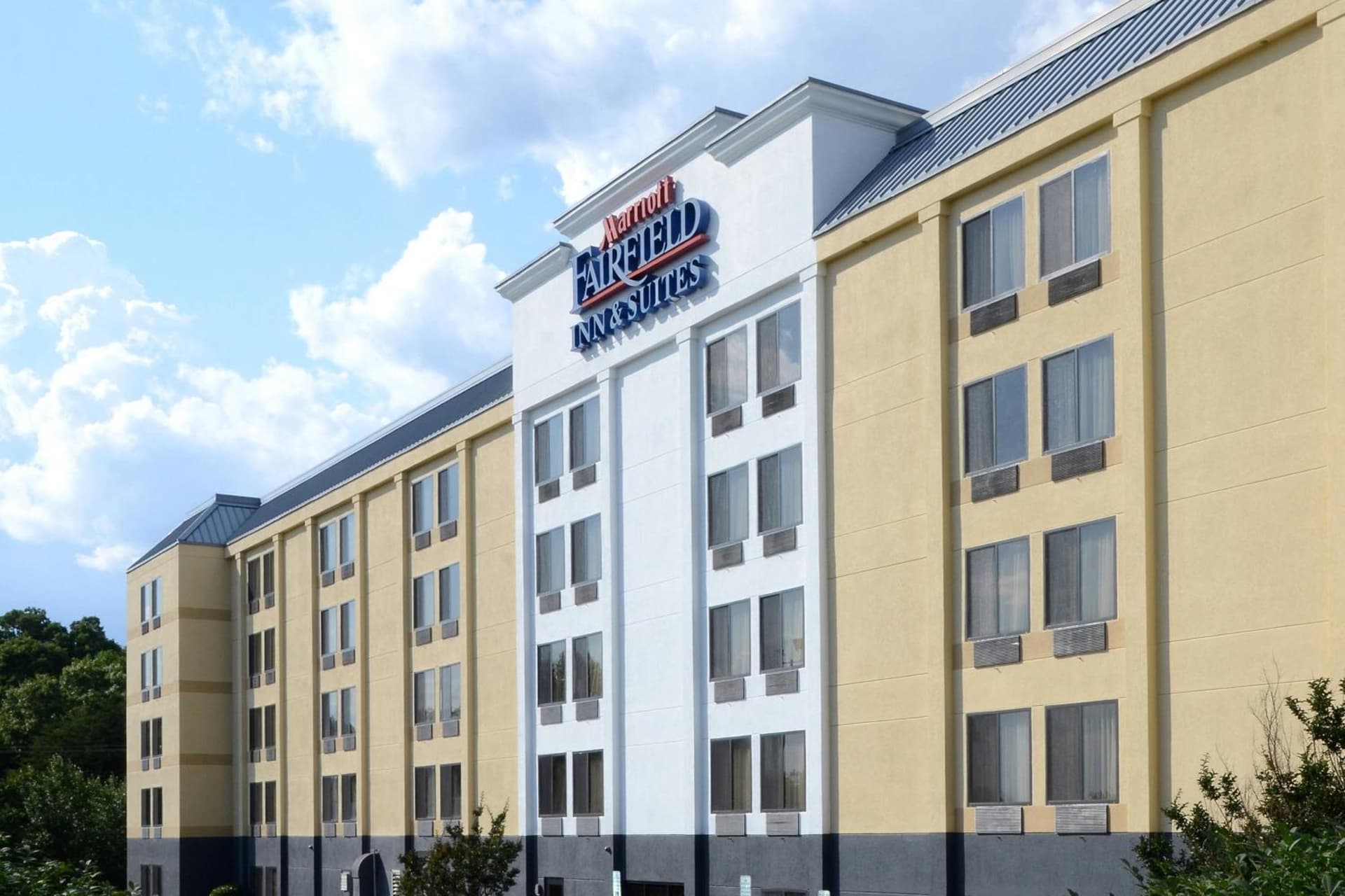 Fairfield Inn and Suites by Marriott Winston Salem/Hanes interior in Winston-Salem, NC — gallery photo 2