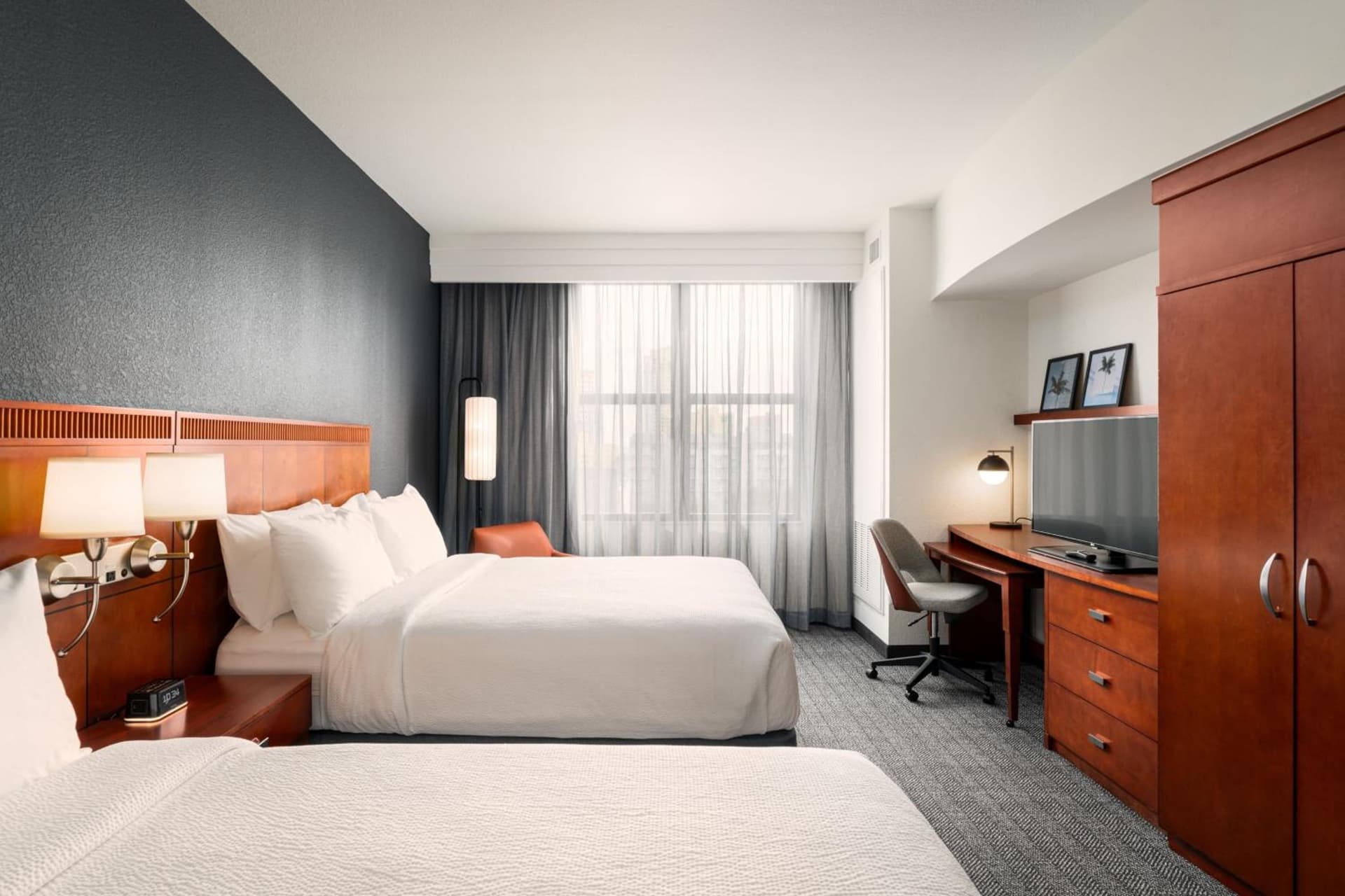 Courtyard by Marriott St. Petersburg Downtown gallery photo in St Petersburg, FL — image 17