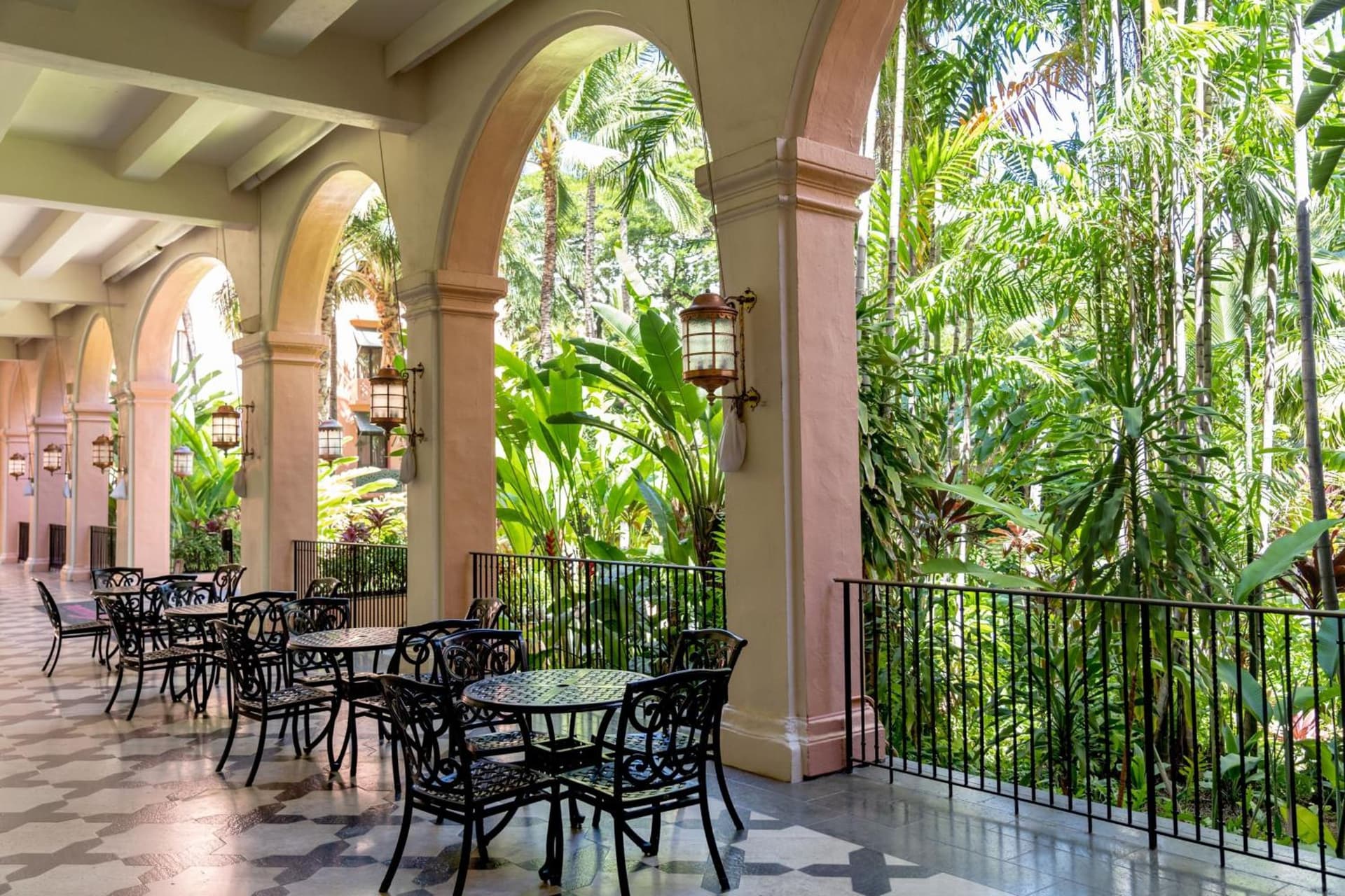 The Royal Hawaiian, A Luxury Collection Resort, Waikiki gallery photo in Honolulu, HI — image 15