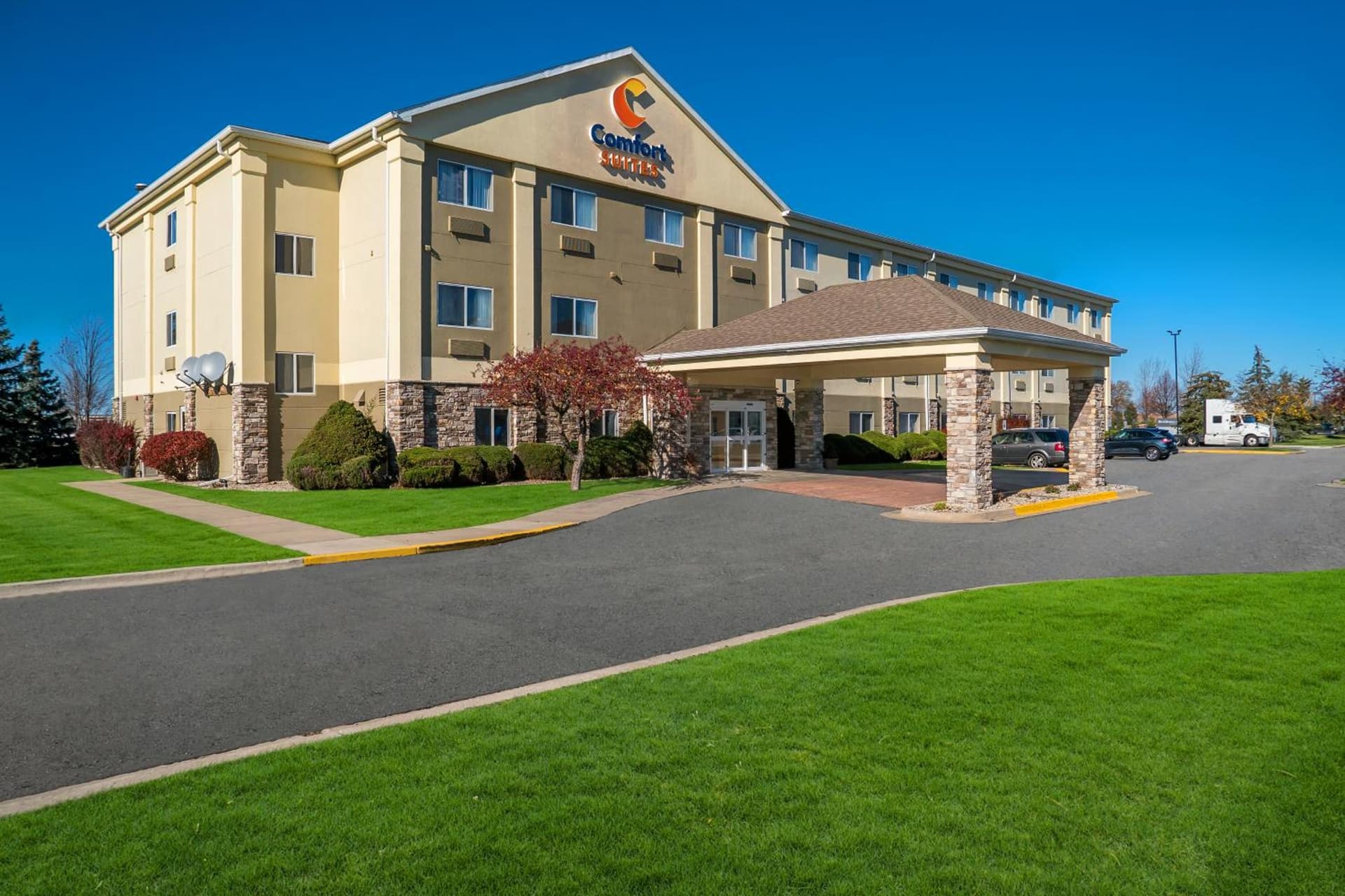 Comfort Suites- Saginaw exterior or lobby in Saginaw, MI — main listing photo