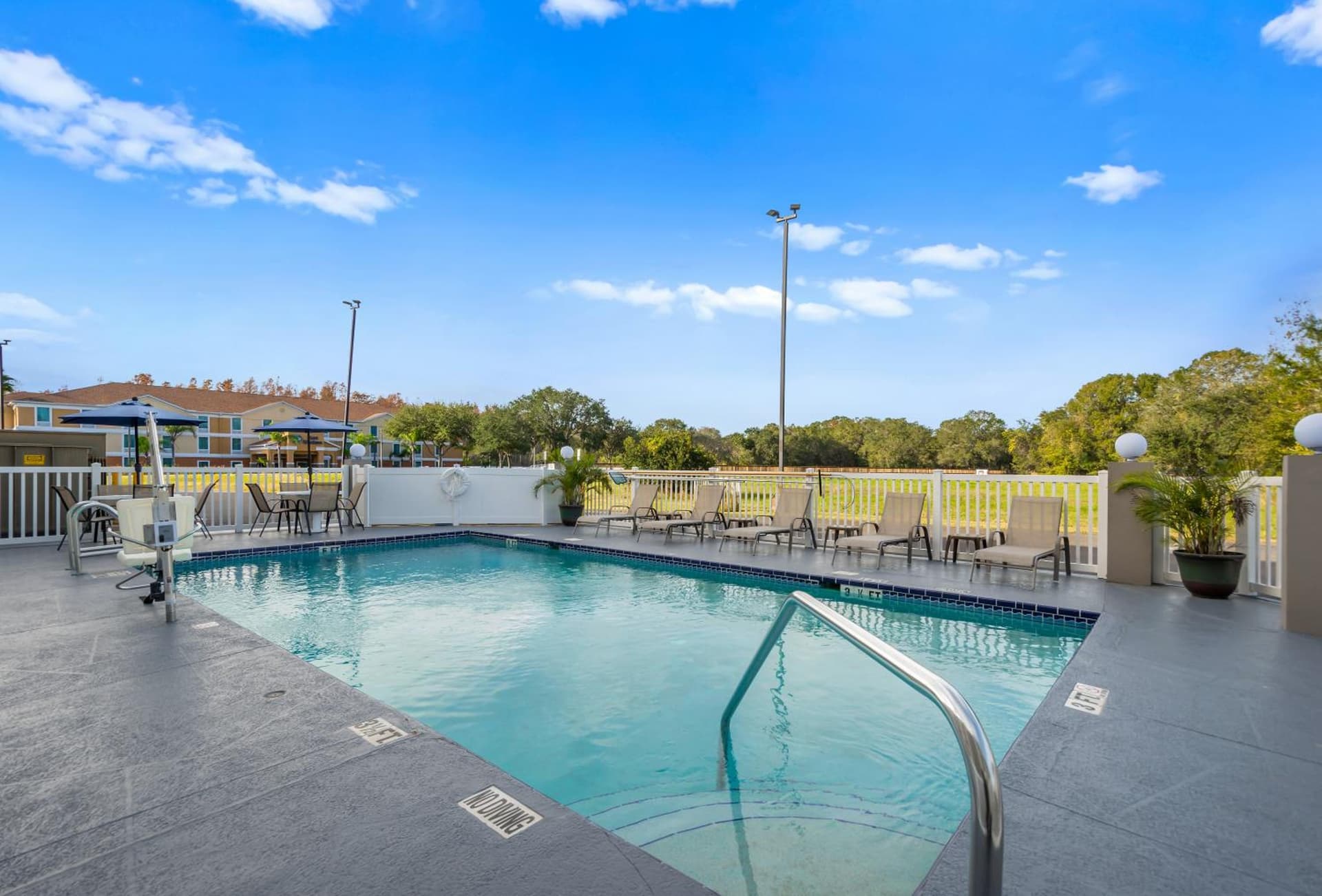 SPOT X Hotel Tampa - Wesley Chapel by The Red Collection gallery photo in Wesley Chapel, FL — image 27