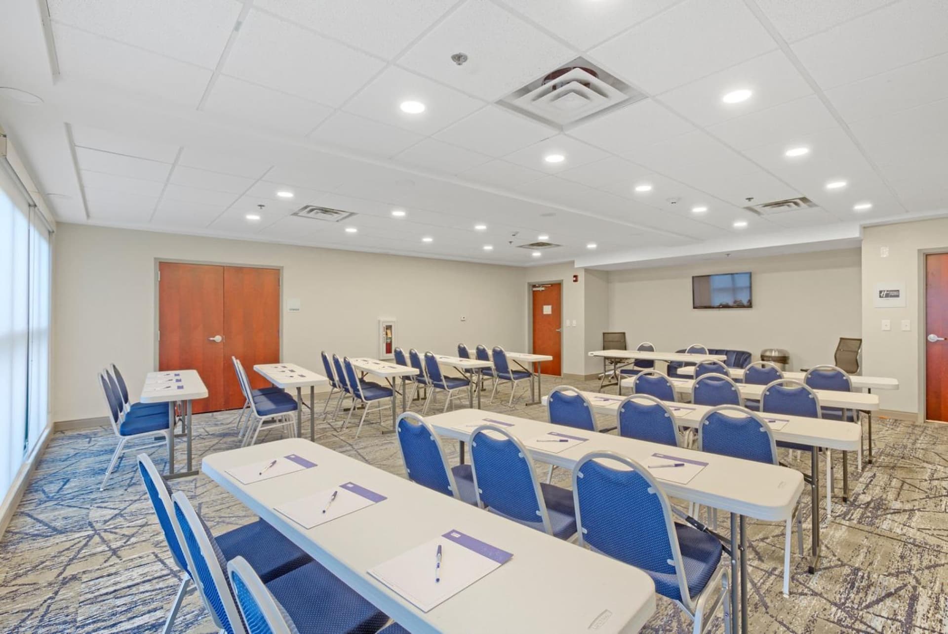 Holiday Inn Express - Gulfport Beach by IHG gallery photo in Gulfport, MS — image 60