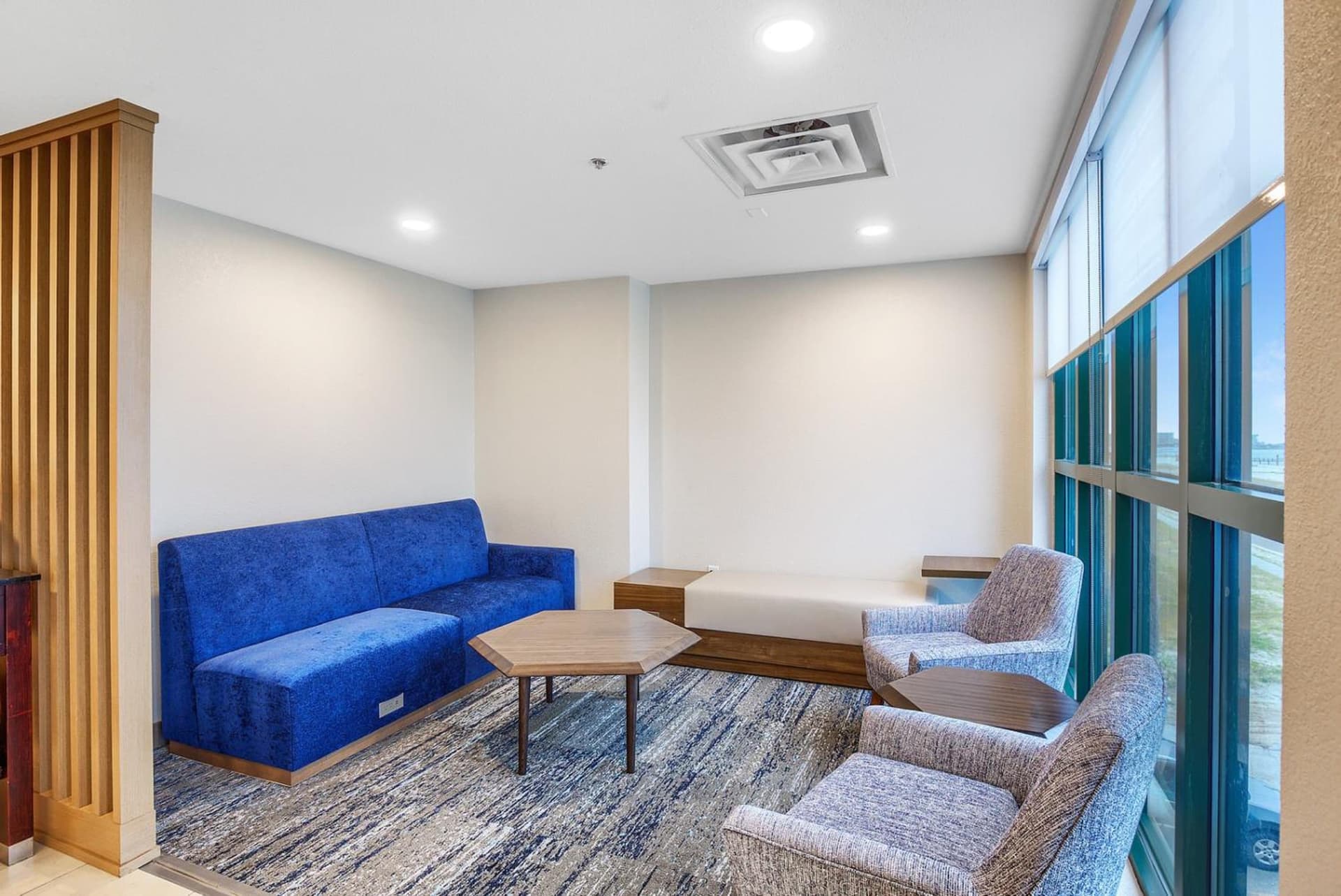 Holiday Inn Express - Gulfport Beach by IHG gallery photo in Gulfport, MS — image 28