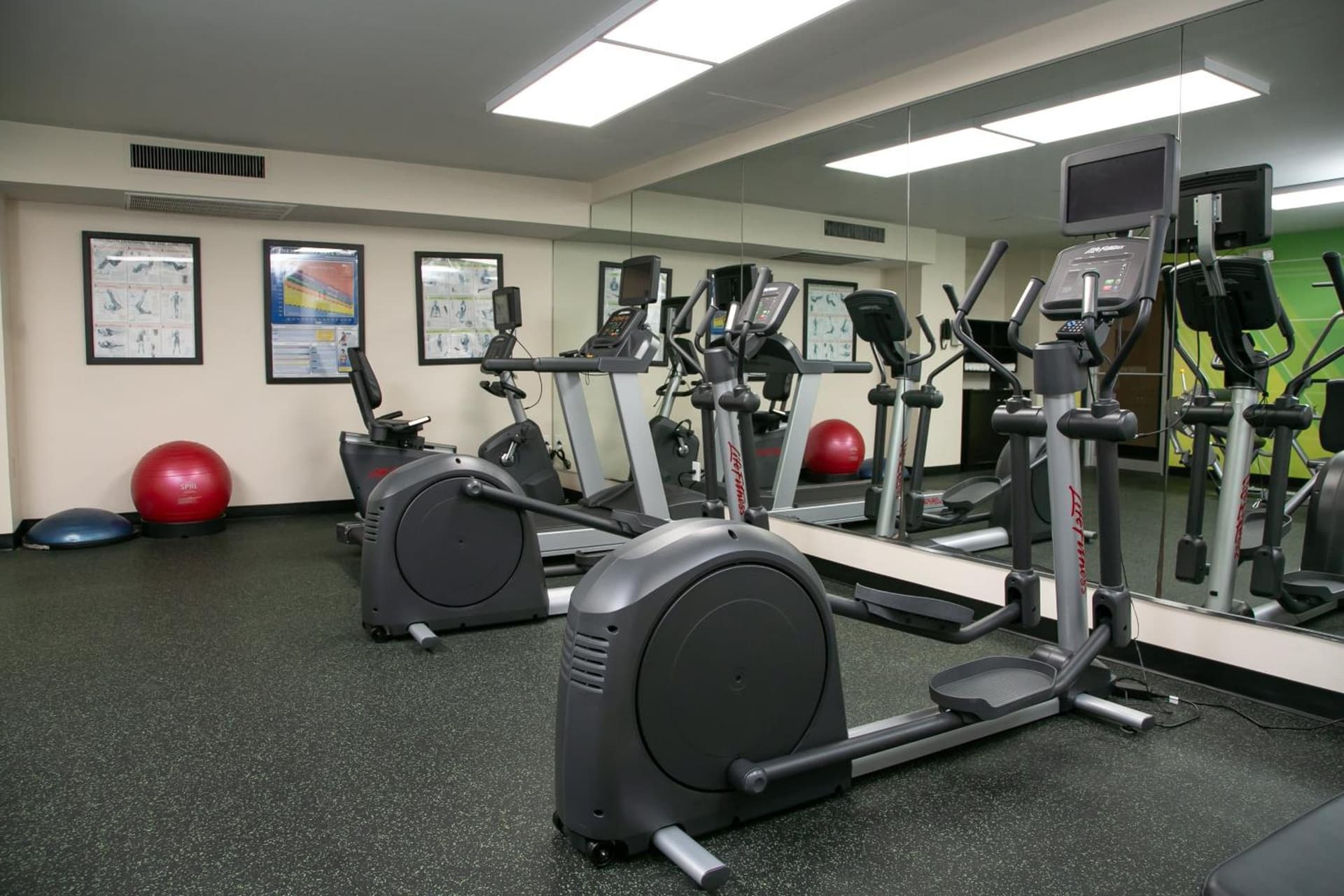 Holiday Inn Metairie New Orleans by IHG gallery photo in Metairie, LA — image 87