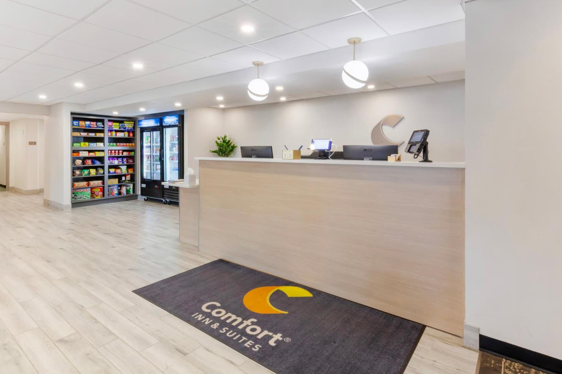 Comfort Inn & Suites Beaver Dam interior in Beaver Dam, WI — gallery photo 2