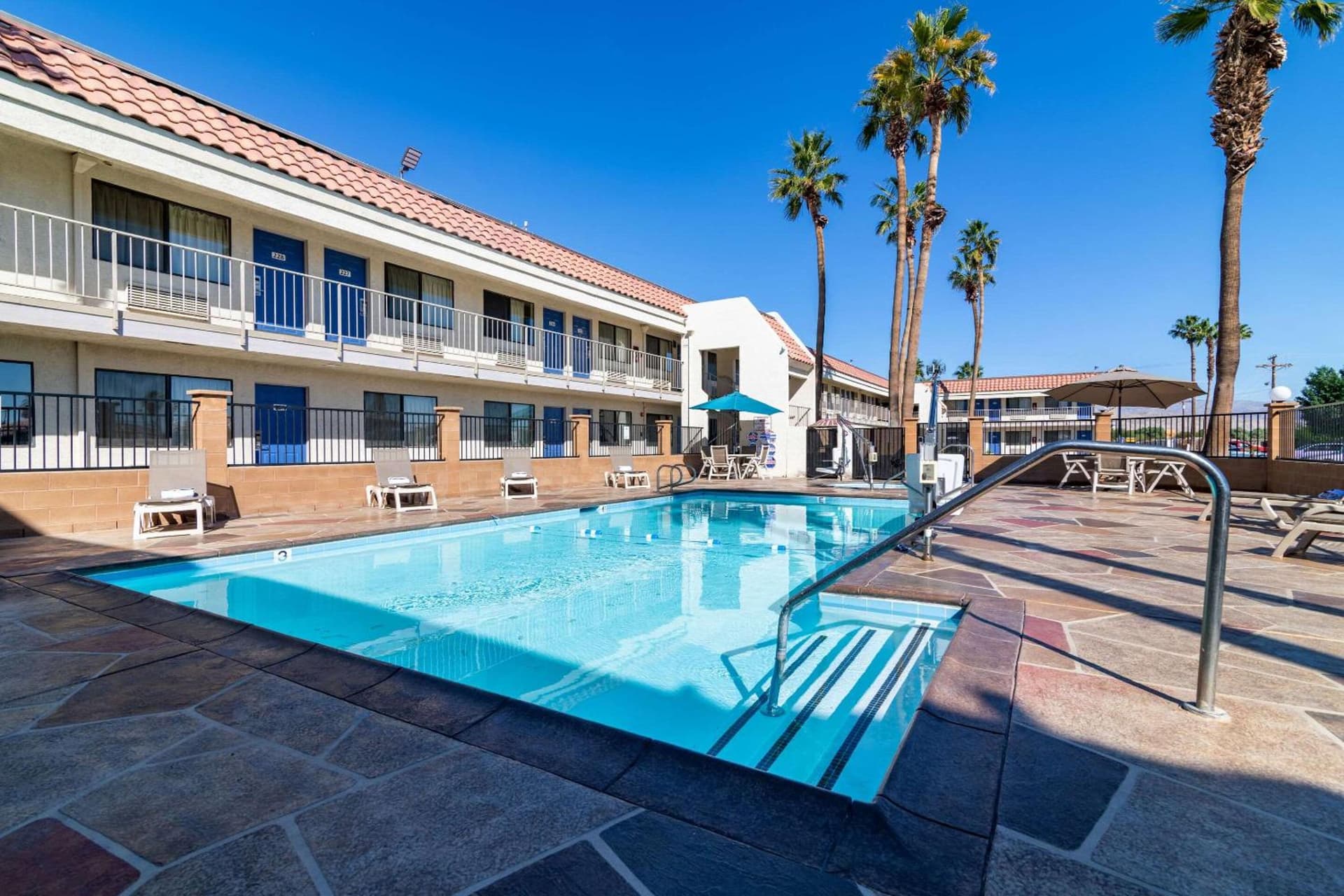 Rodeway Inn & Suites Rancho Mirage - Palm Desert Area interior in Thousand Palms, CA — gallery photo 2