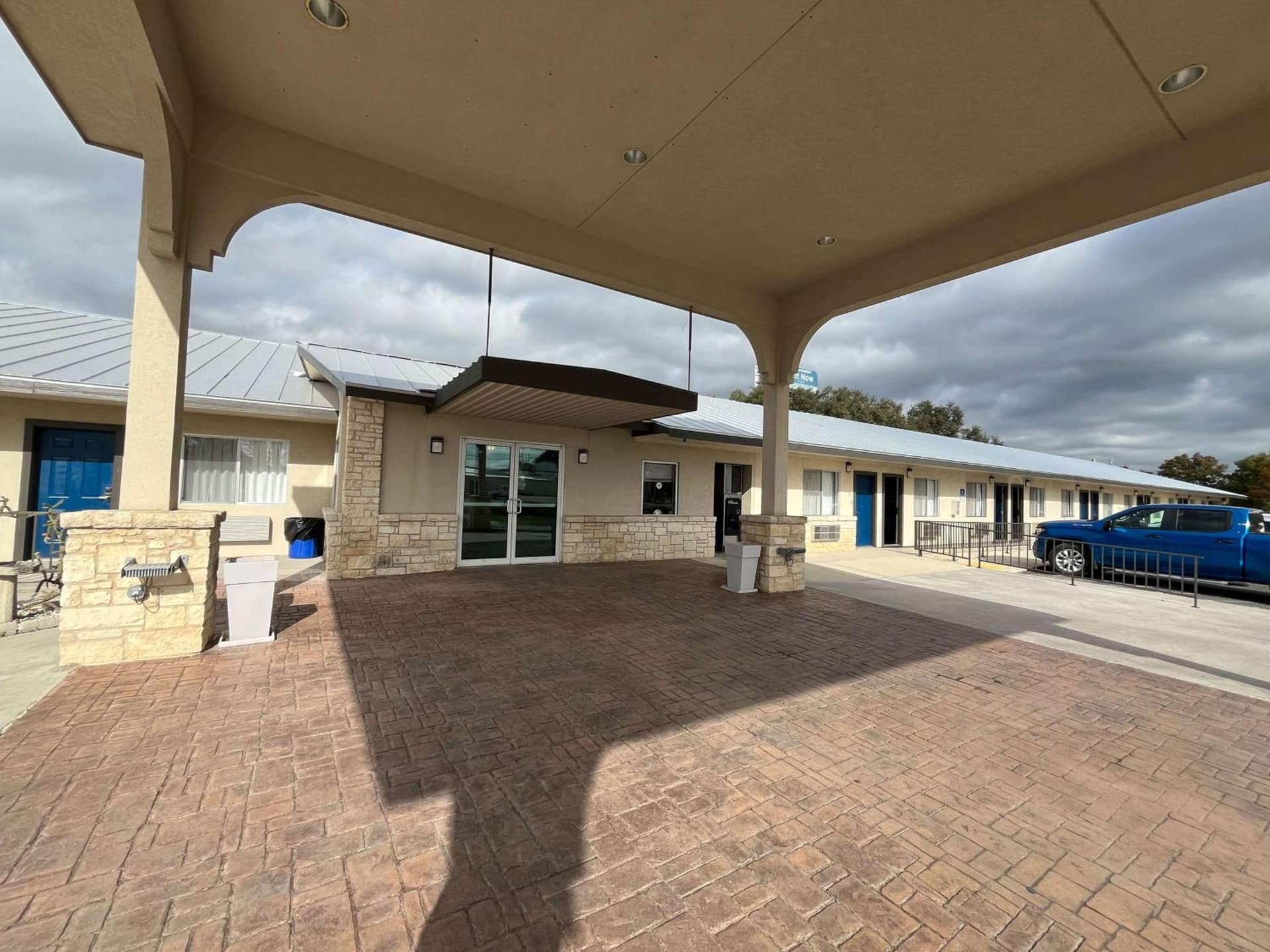 Motel 6 Junction, TX Llano River — hotel in Junction, Texas