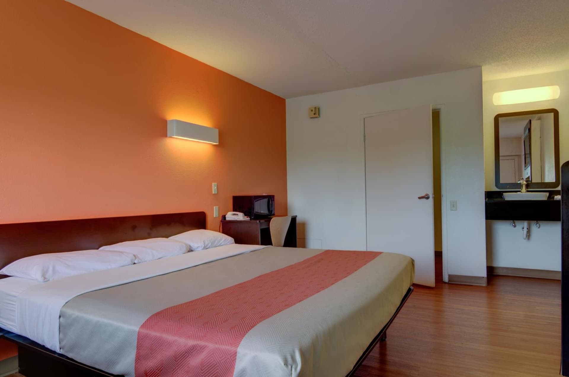 Days Inn by Wyndham Kansas City Northeast gallery photo in Kansas City, MO — image 5
