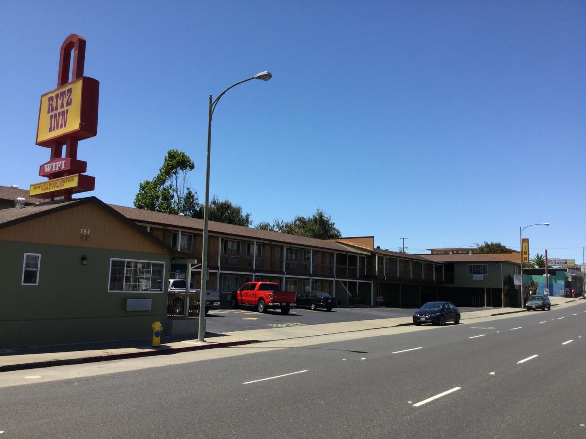 Ritz Inn-San Francisco Airport SFO property views in San Bruno, CA — gallery photo 3