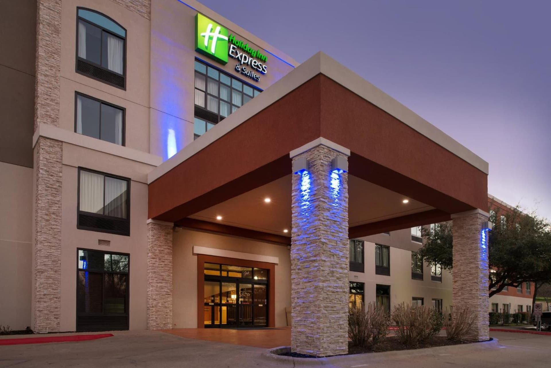 Holiday Inn Express & Suites Austin North Central by IHG property views in Austin, TX — gallery photo 3