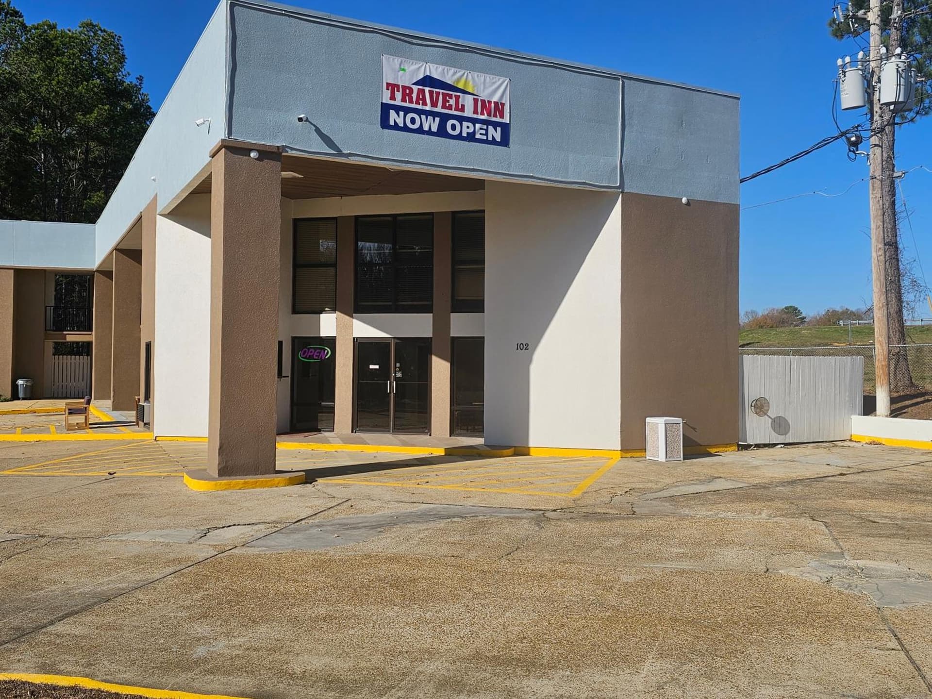 TRAVEL INN featured exterior or lobby in Brandon, MS — similar hotel