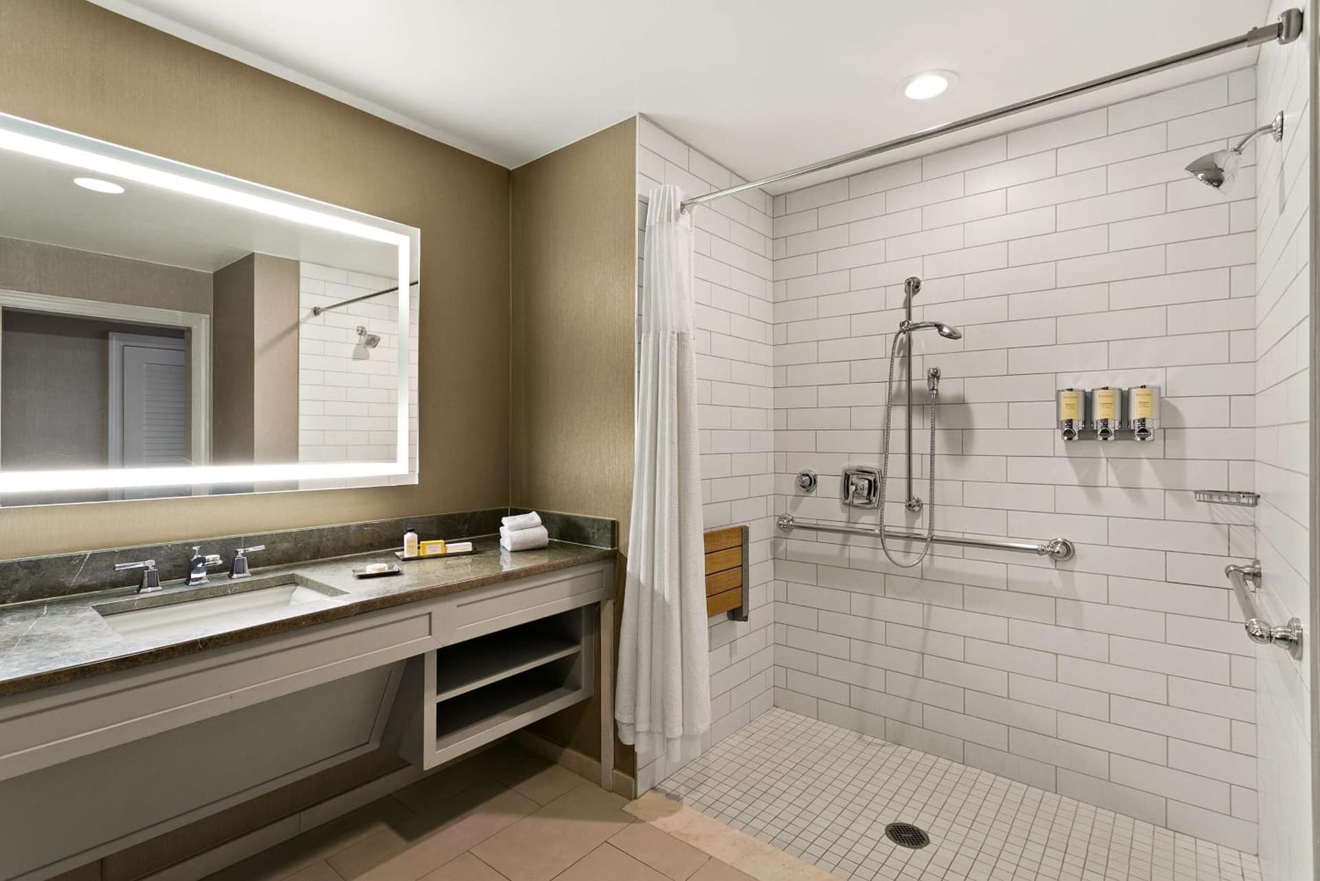 The Royal Sonesta Harbor Court Baltimore gallery photo in Baltimore, MD — image 4
