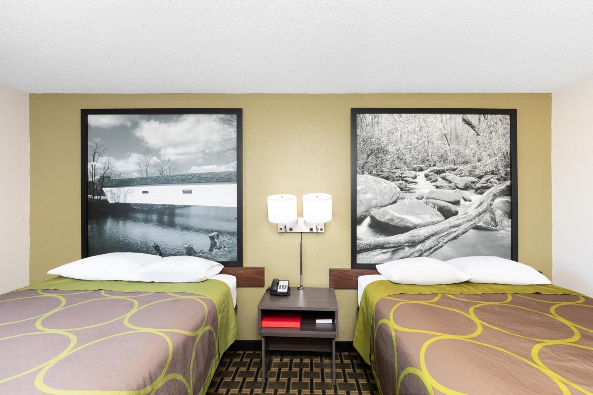 Super 8 by Wyndham Johnson City gallery photo in Johnson City, TN — image 39