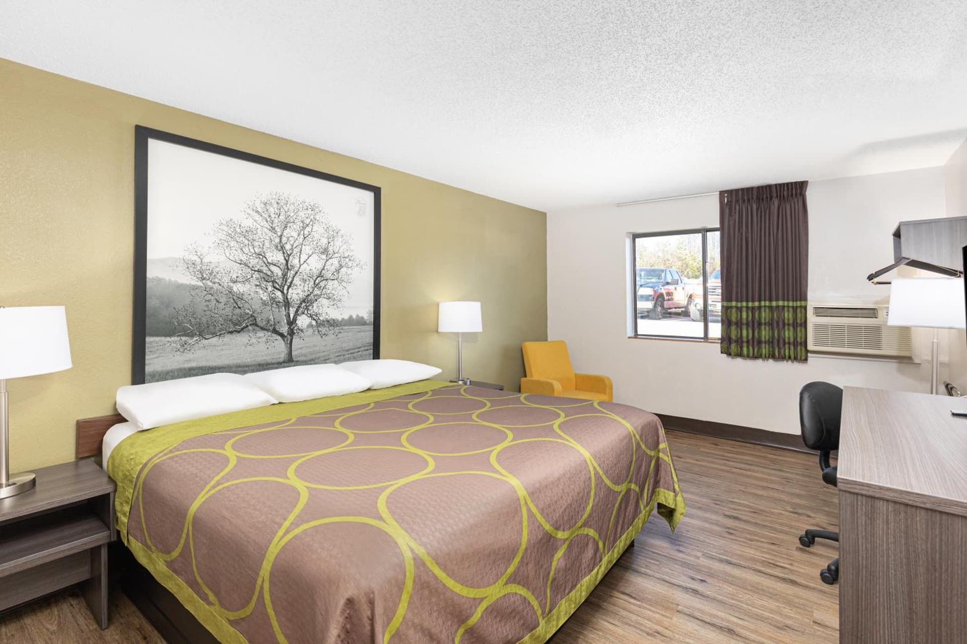 Super 8 by Wyndham Johnson City gallery photo in Johnson City, TN — image 5