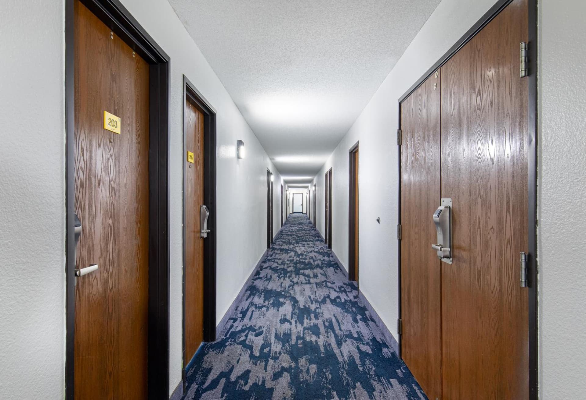 Super 8 by Wyndham Johnson City gallery photo in Johnson City, TN — image 22