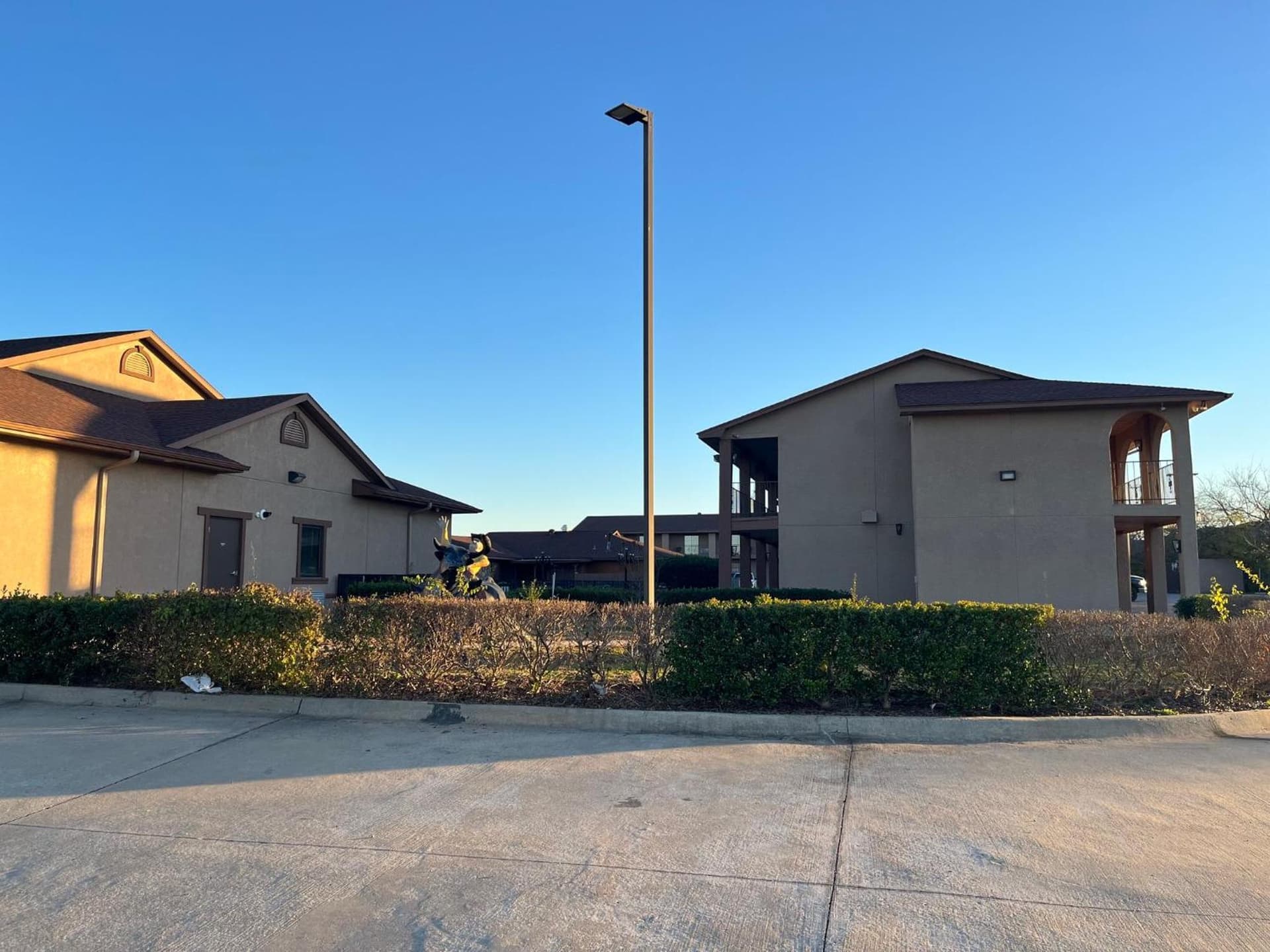 Red Roof Inn & Suites Sulphur Springs interior in Sulphur Springs, TX — gallery photo 2
